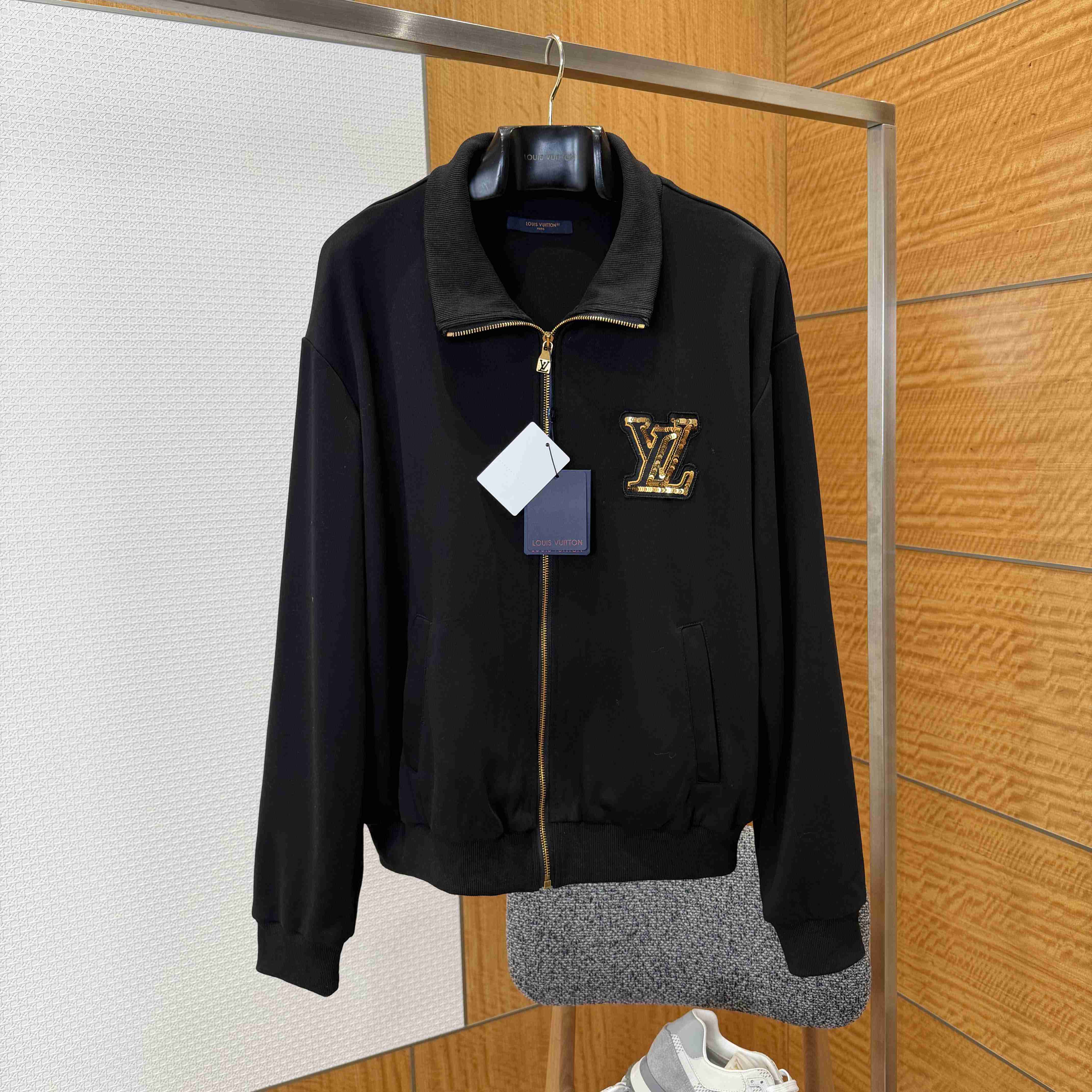 Louis Vuitton Embellished Signature Track Top     1AJUZU - DesignerGu