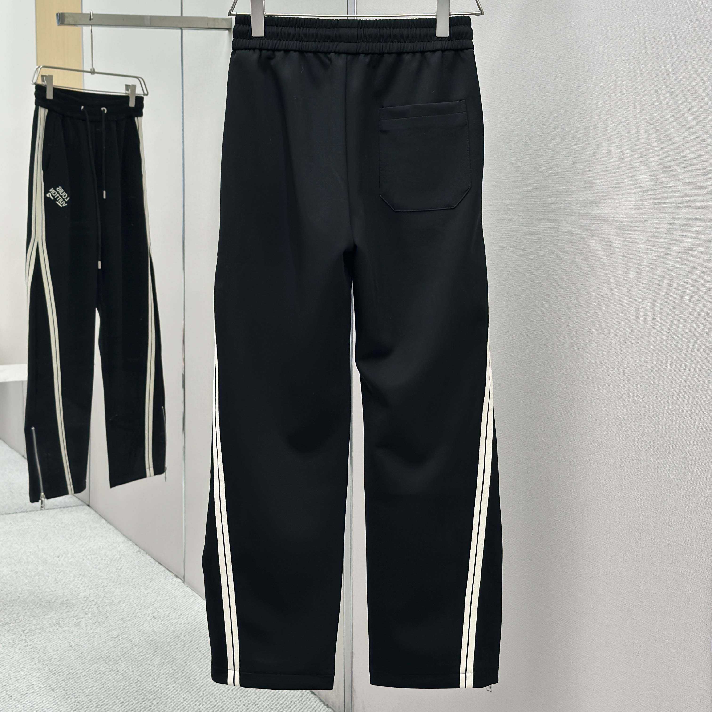 Louis Vuitton Trousers In Cotton  - DesignerGu