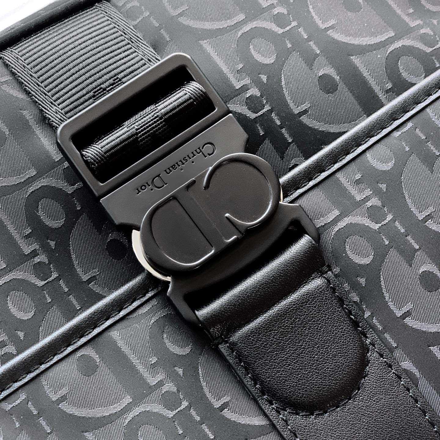 Dior Trek Messenger Bag - DesignerGu