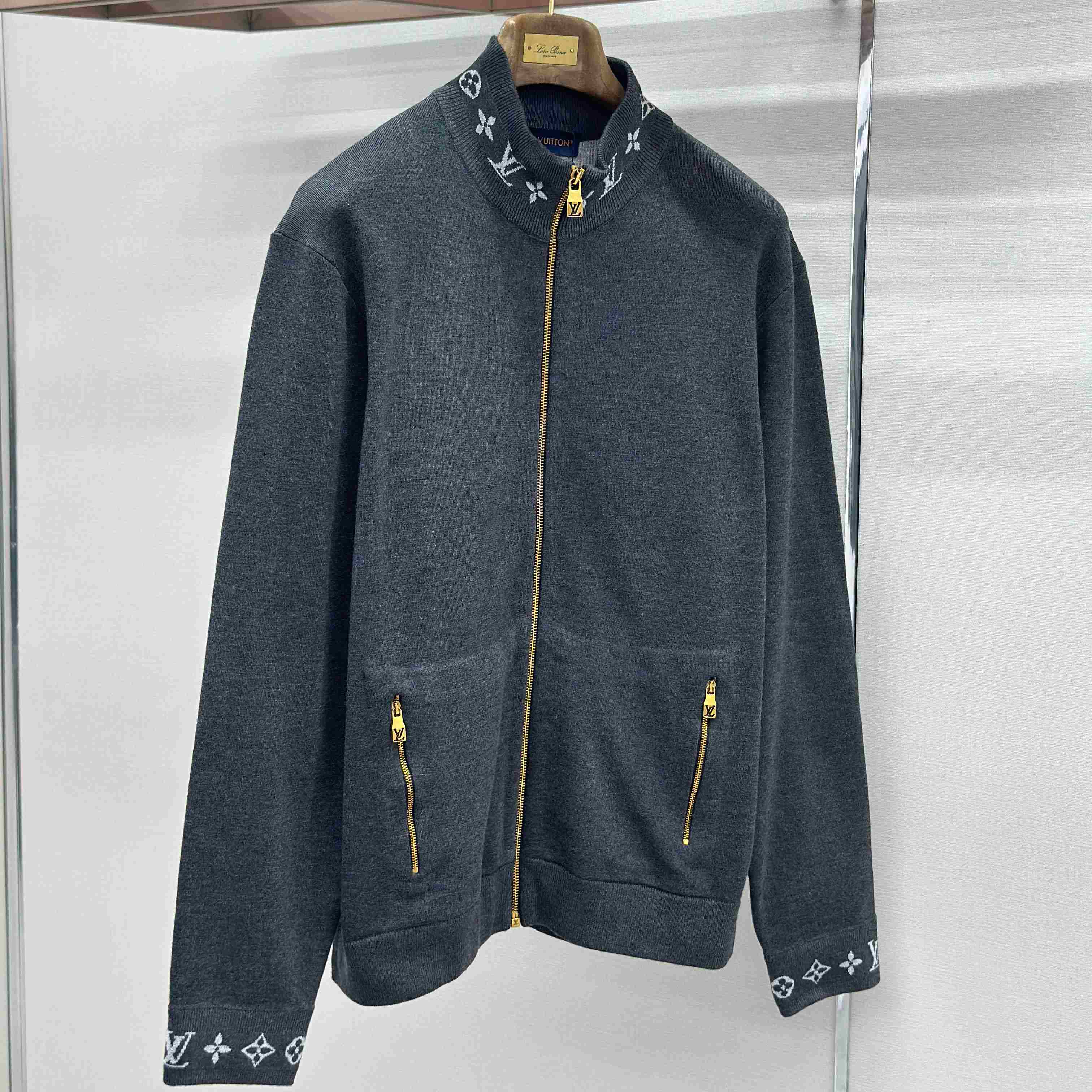 Louis Vuitton Zippered Fleece Blouson    1AJTU2 - DesignerGu