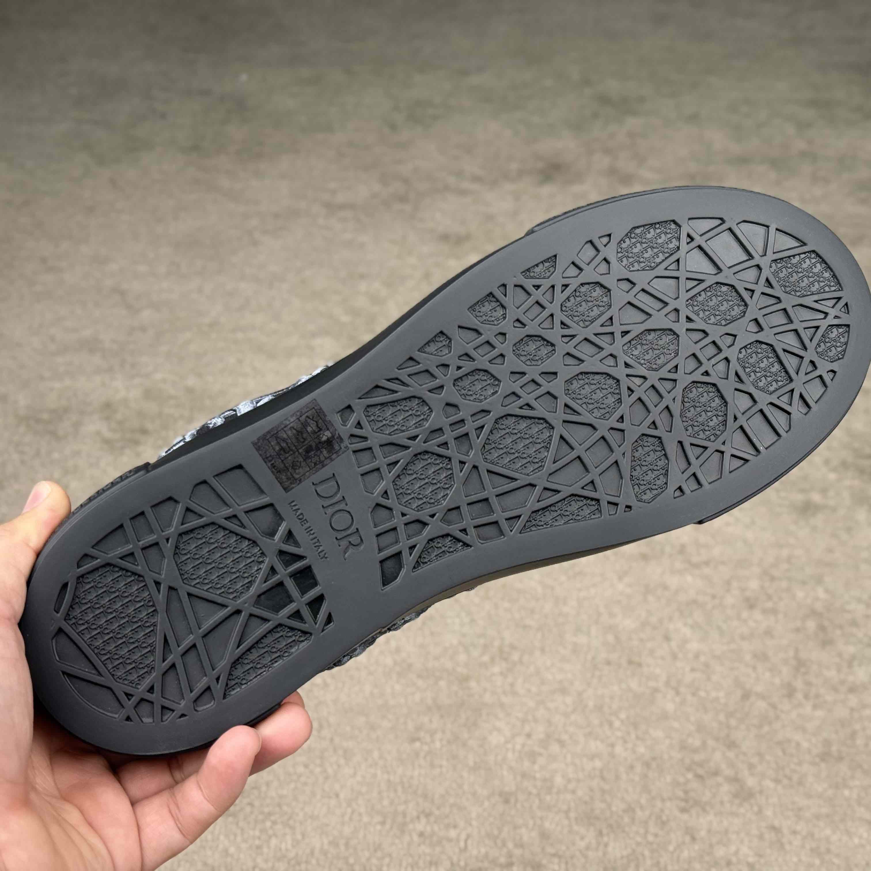 Dior B33 Spin Sneaker  - DesignerGu