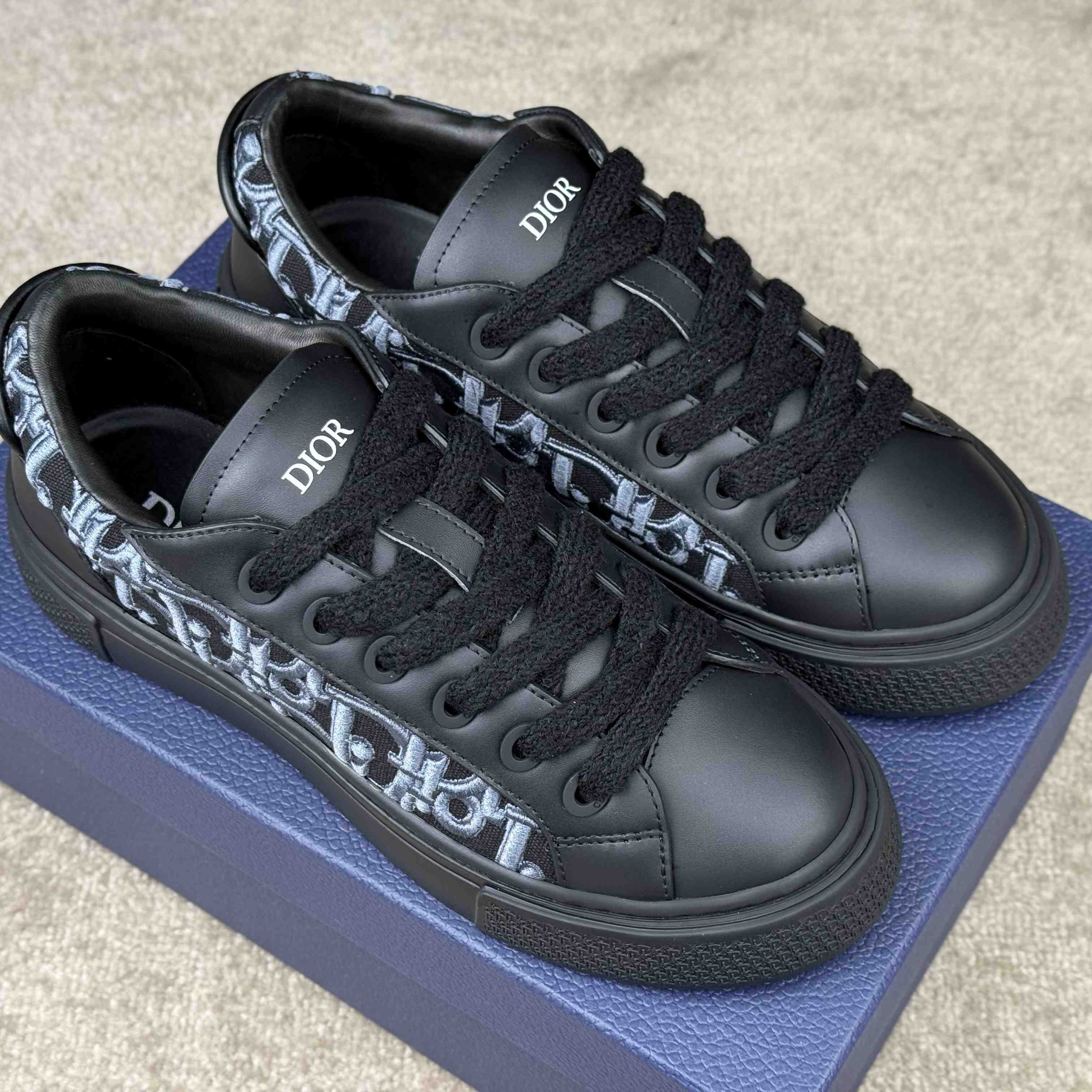 Dior B33 Spin Sneaker  - DesignerGu