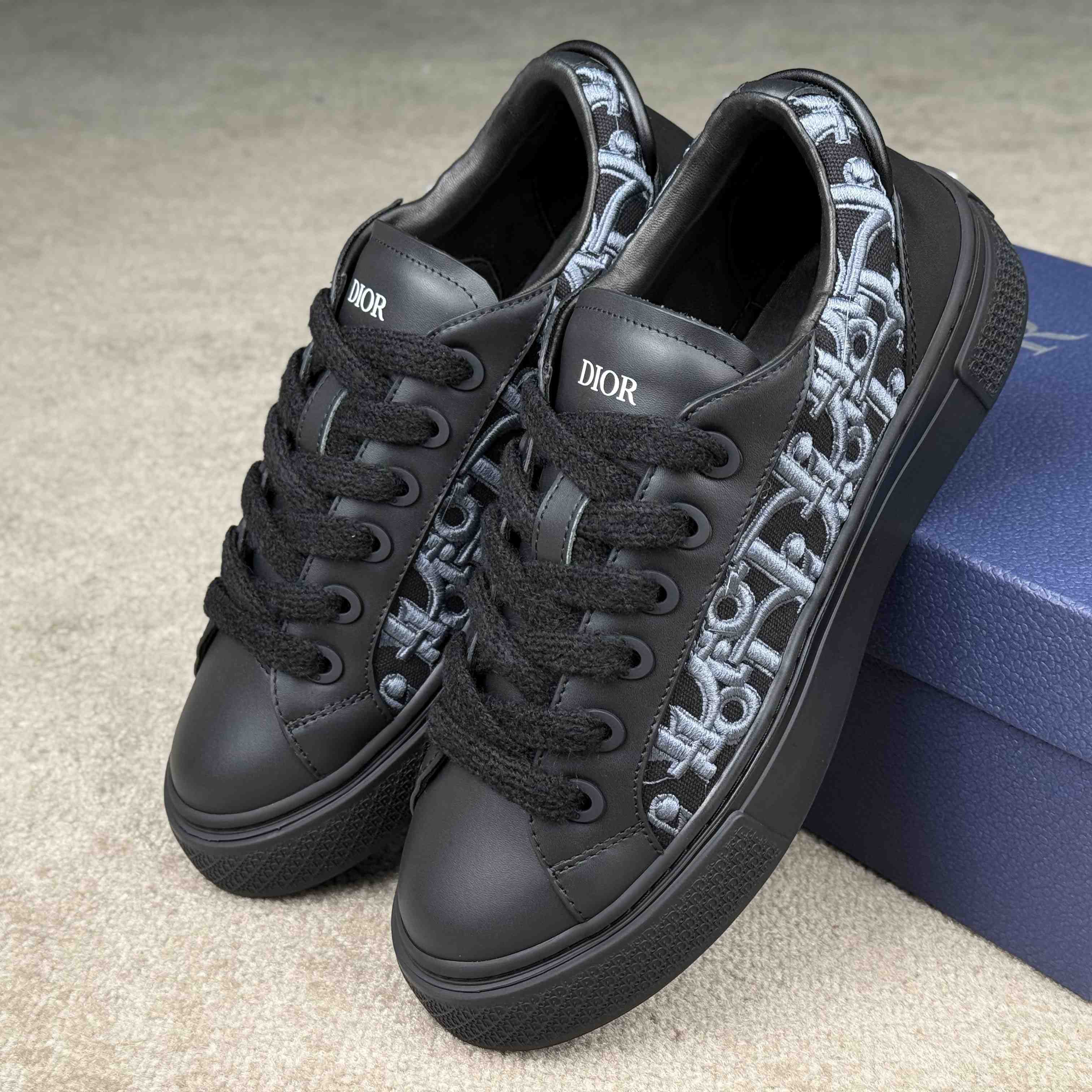 Dior B33 Spin Sneaker  - DesignerGu