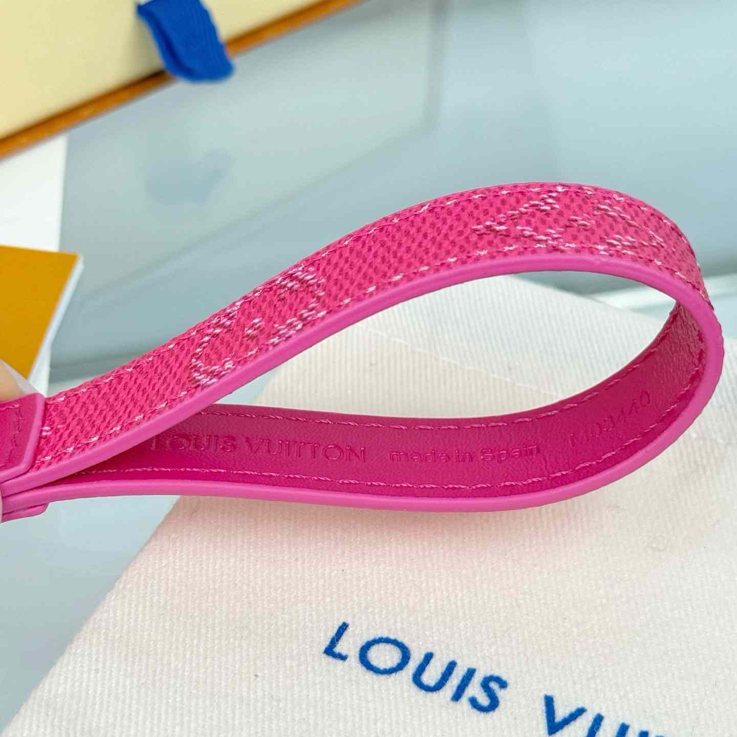 Louis Vuitton LV Slim Dragonne Key Holder and Bag Charm S00  - DesignerGu