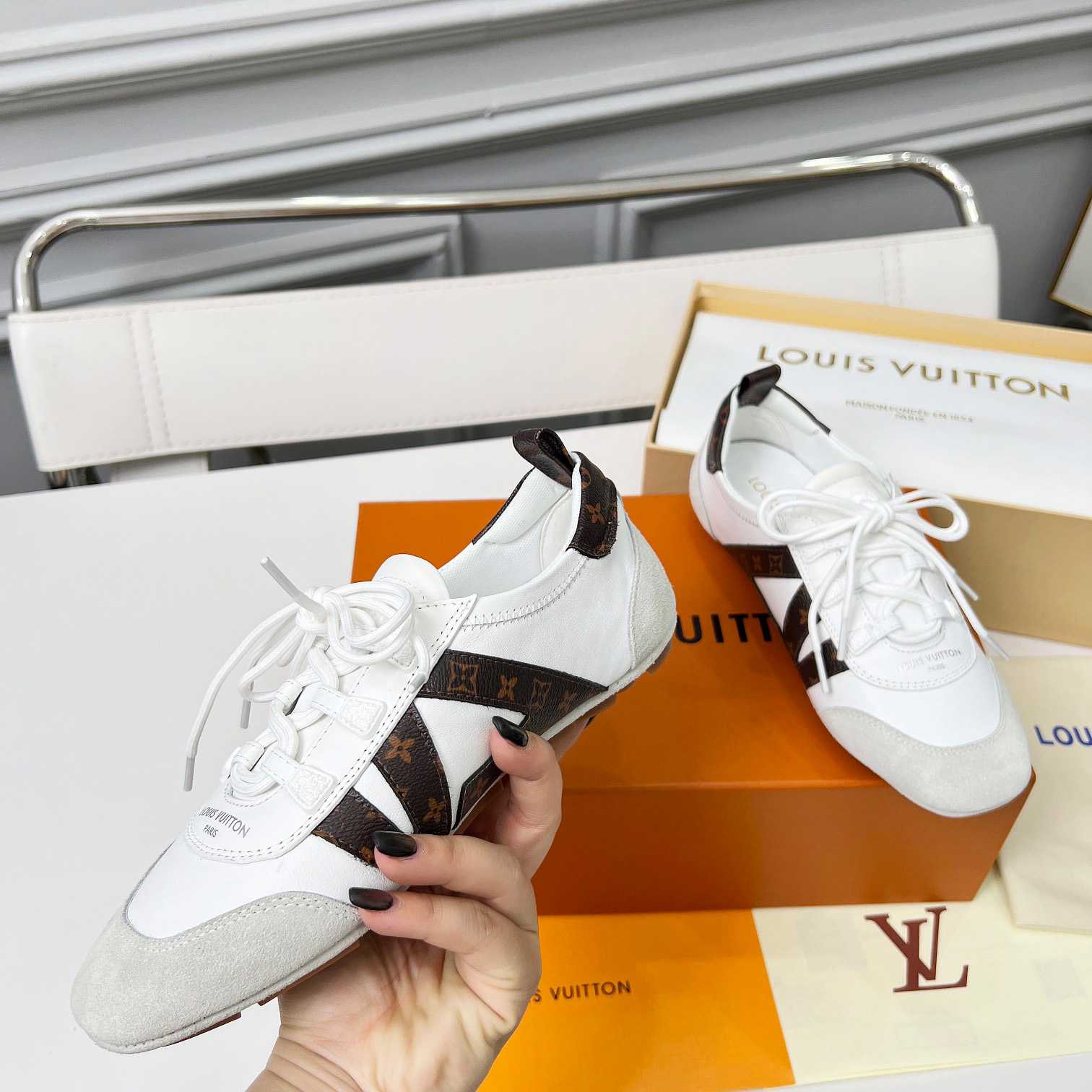 Louis Vuitton Sneakerina 1AHNC6 - DesignerGu
