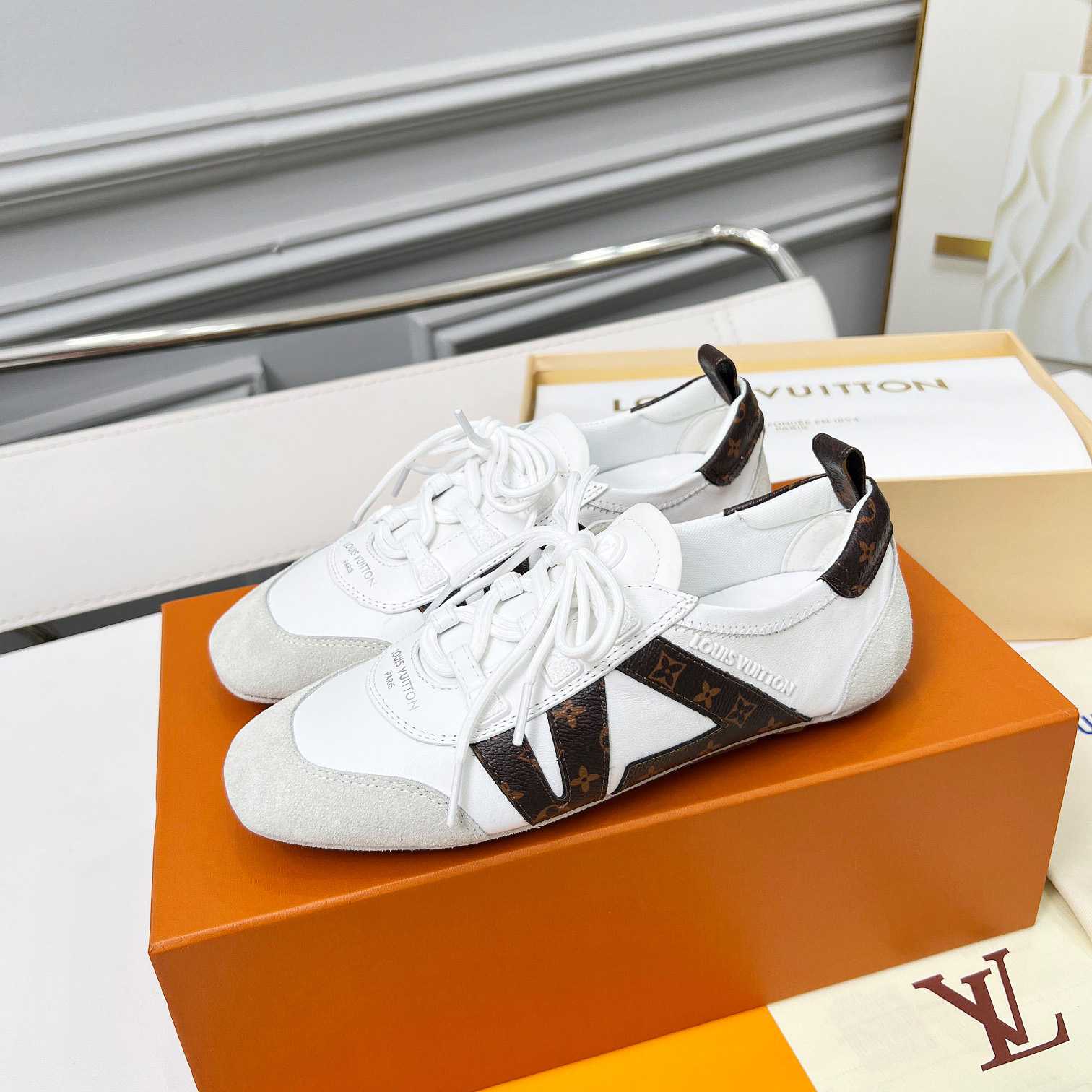 Louis Vuitton Sneakerina 1AHNC6 - DesignerGu