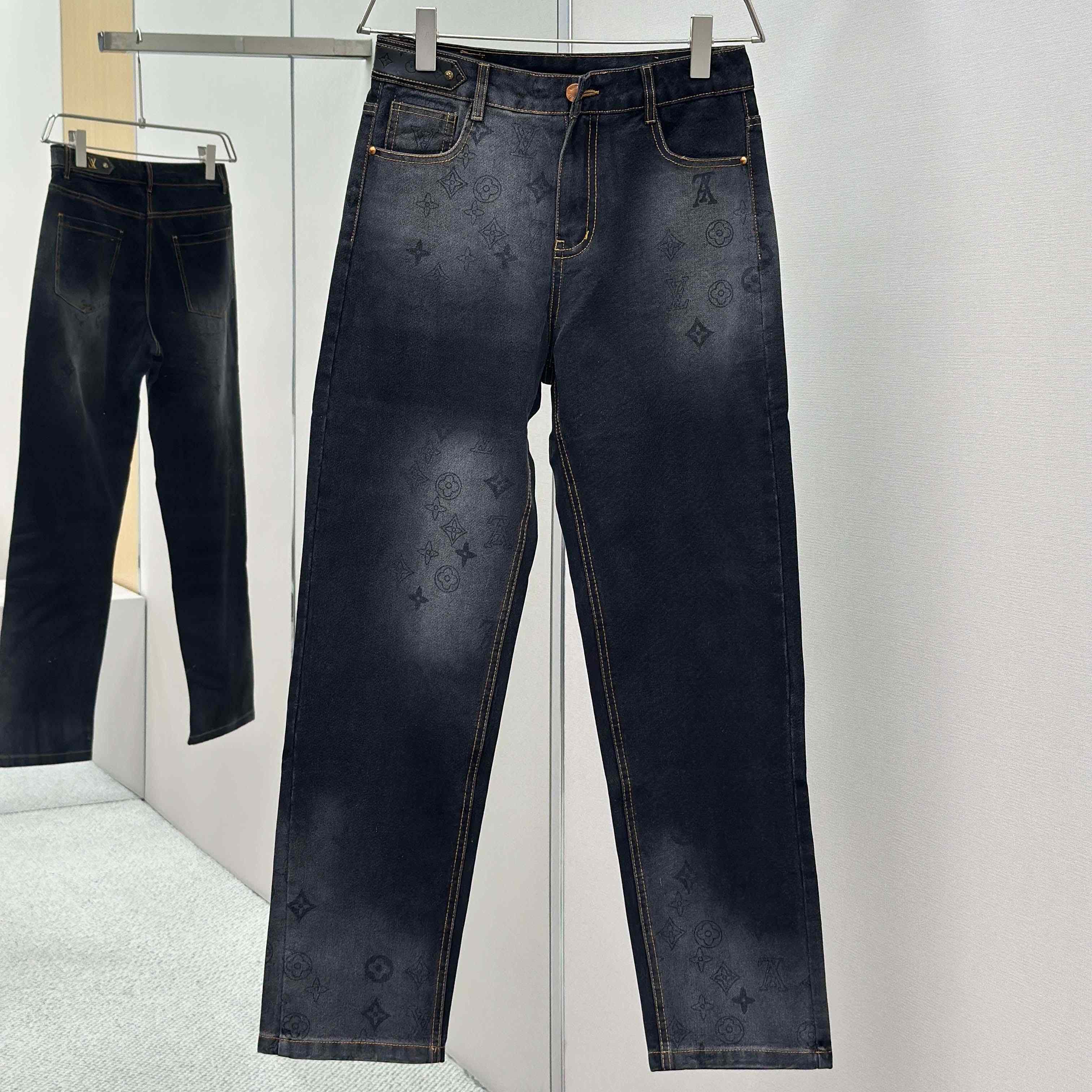 Louis Vuitton Jeans - DesignerGu