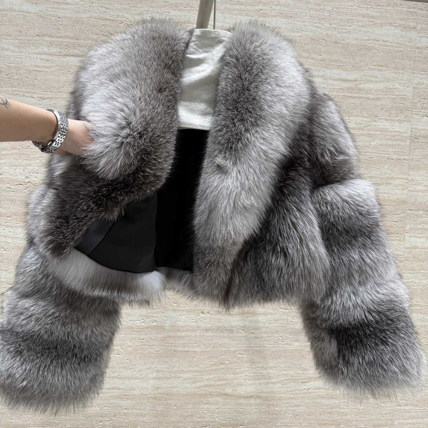 Fendi Fox Fur Cropped Turn Down Collar Coat - DesignerGu