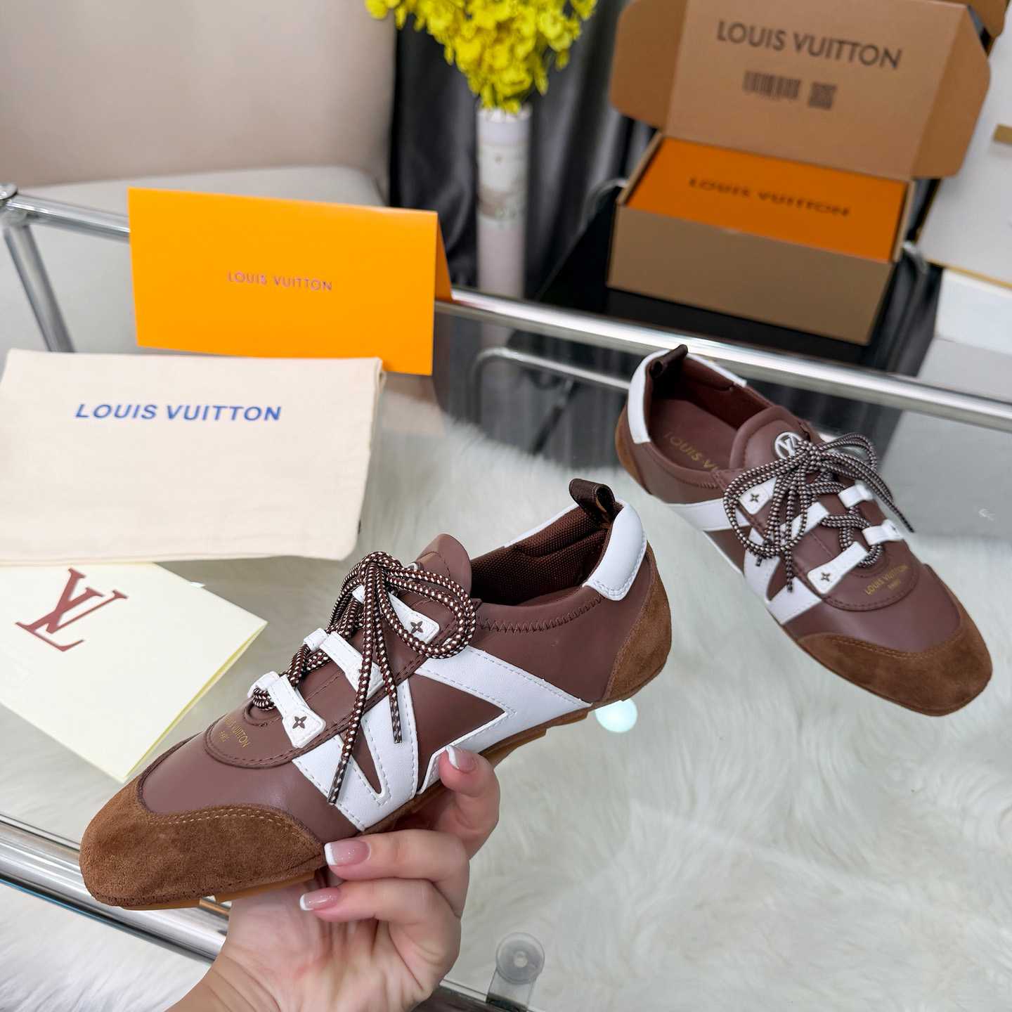 Louis Vuitton Sneakerina 1AIVMB - DesignerGu