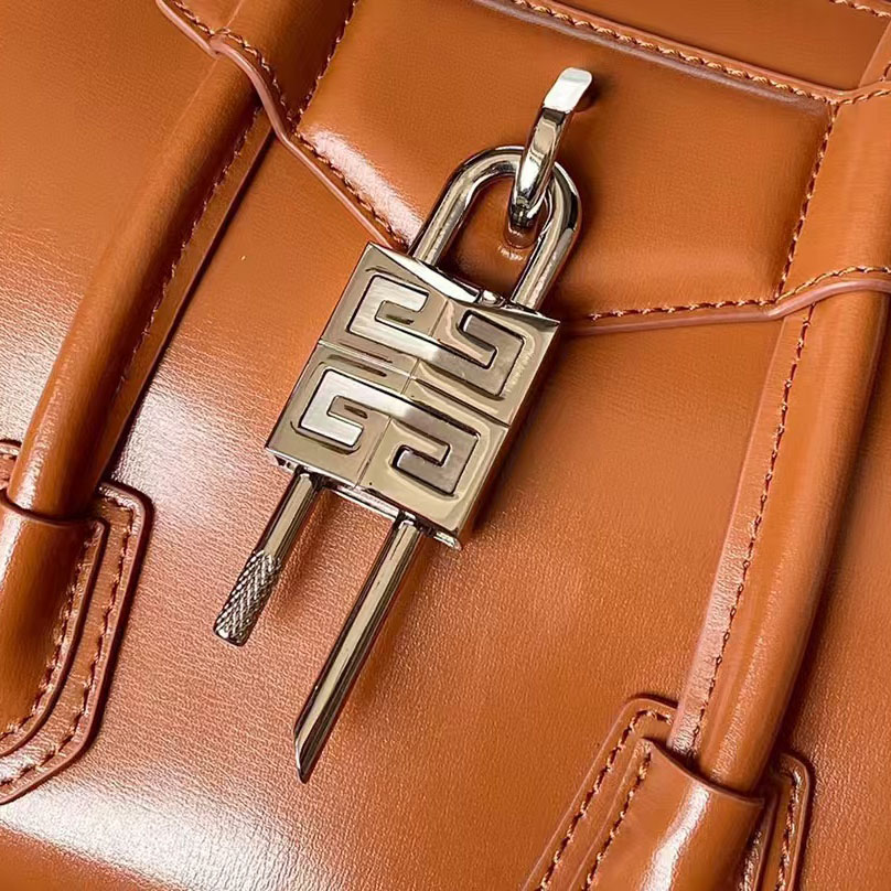 Givenchy MINI Antigona Bag    23x27x13cm - DesignerGu