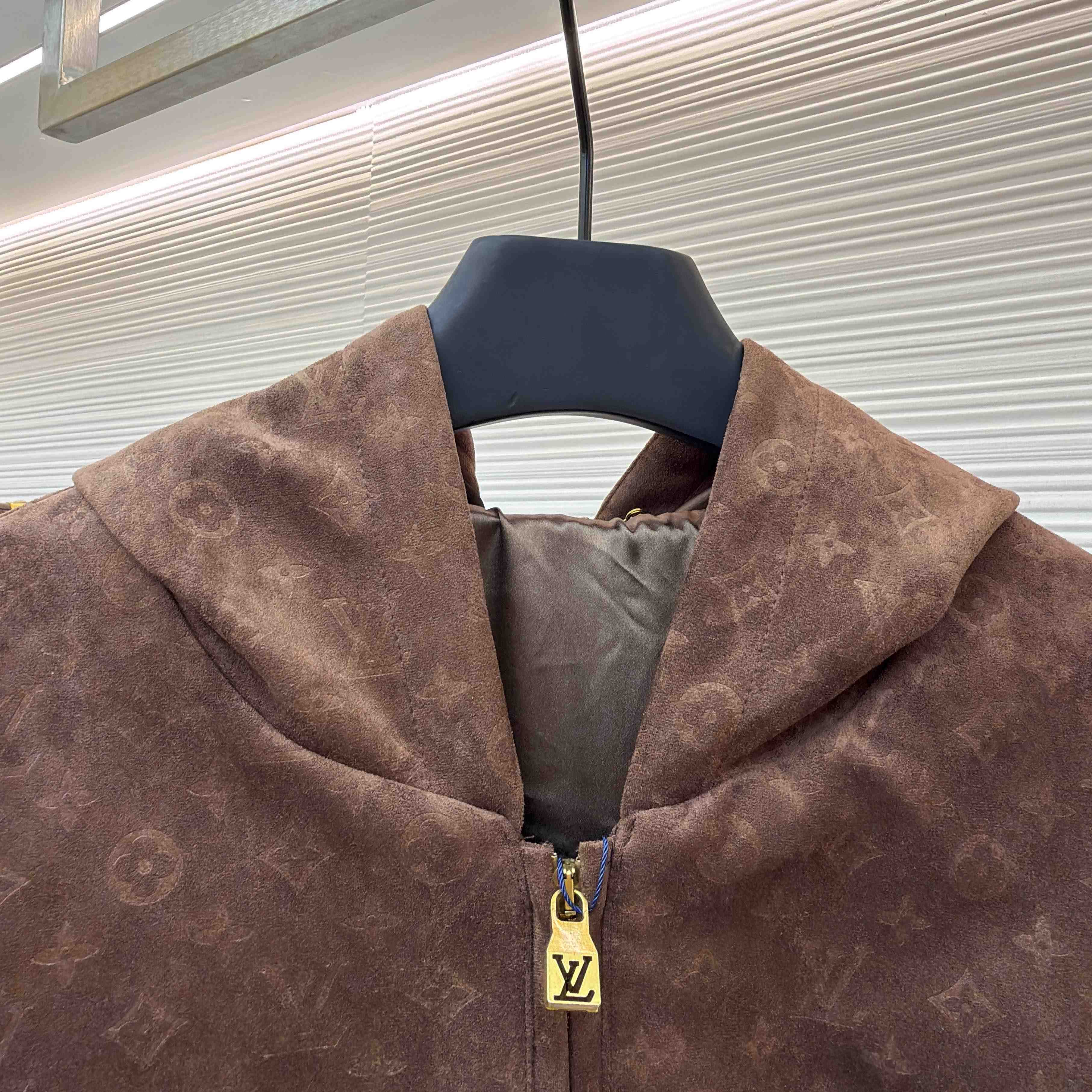 Louis Vuitton Monogram Embossed Suede Hoodie    1AJUNM - DesignerGu