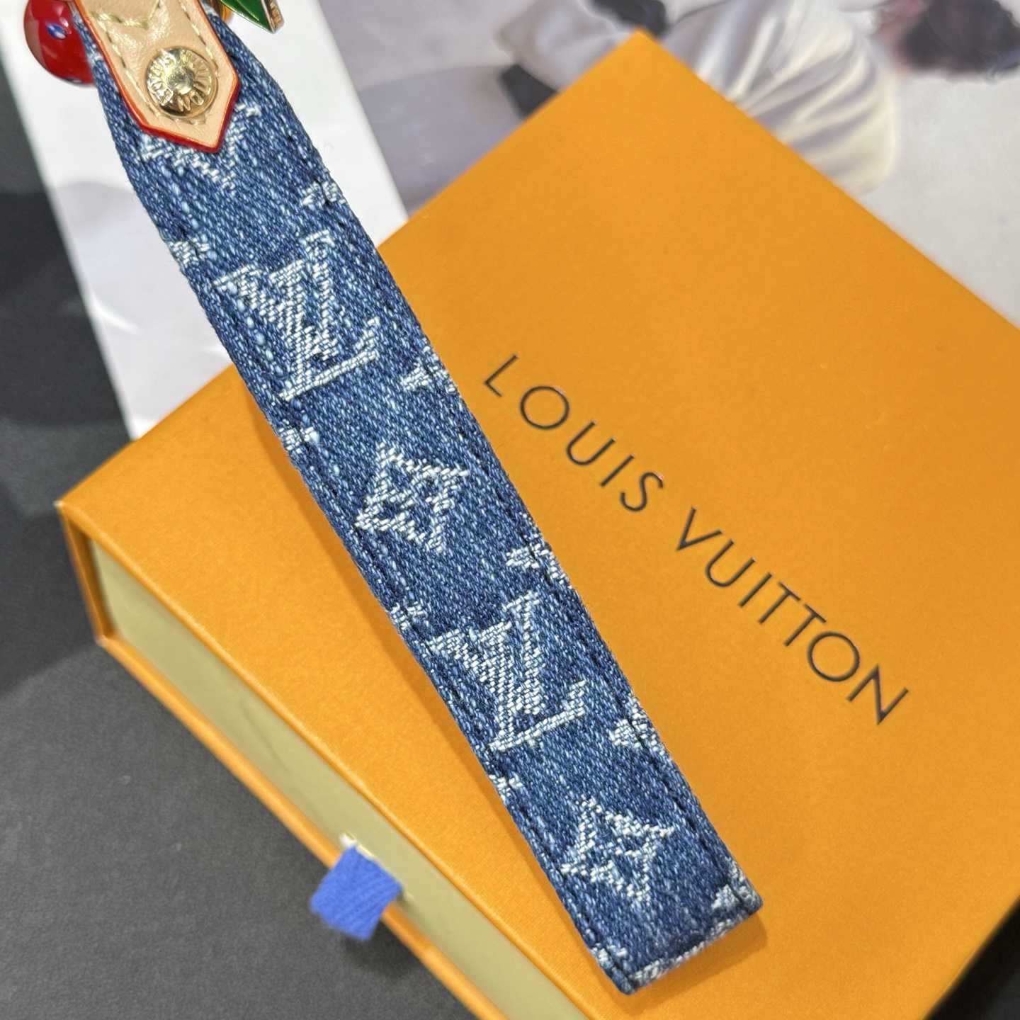 Louis Vuitton LV x TM Denim Cerise Dragonne S00   M02599 - DesignerGu