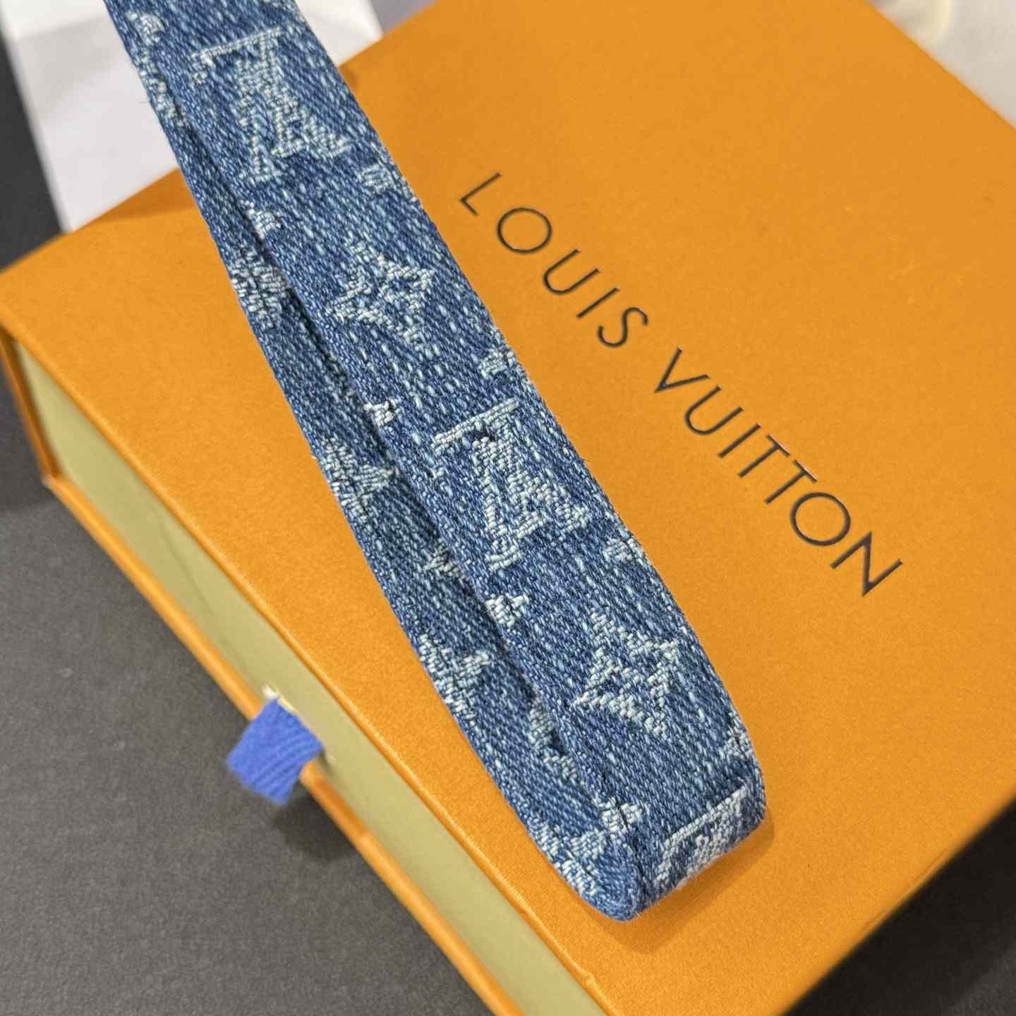 Louis Vuitton LV x TM Denim Cerise Dragonne S00   M02599 - DesignerGu