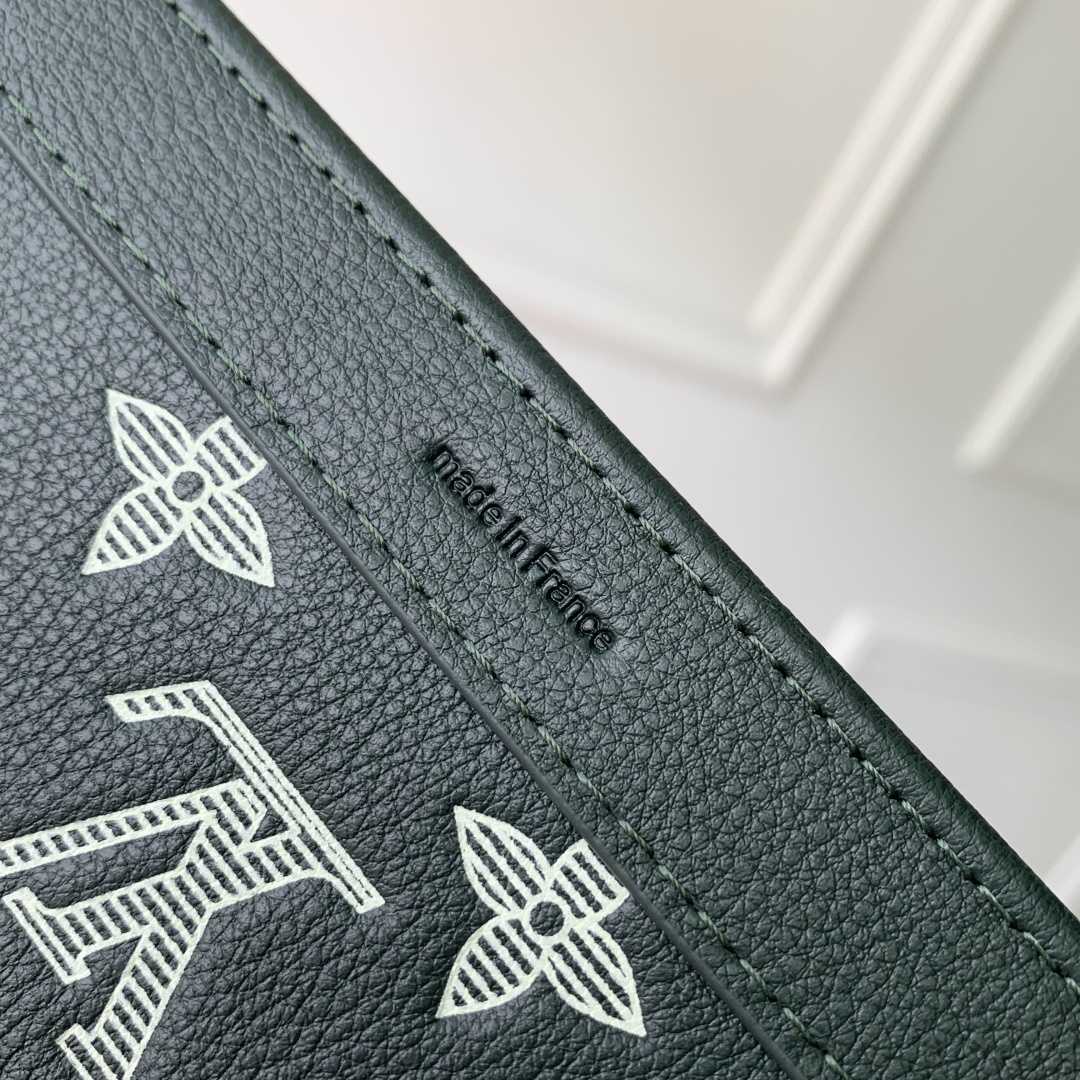 Louis Vuitton Gaston Wearable Wallet Monogram Eclipse    M81115 - DesignerGu