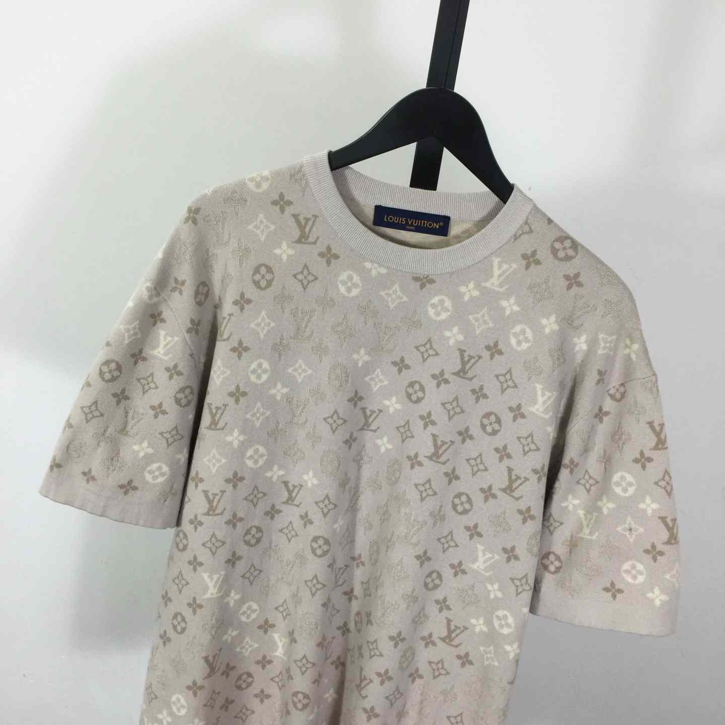 Louis Vuitton Monogram Short-Sleeved Crewneck   1AJBTD - DesignerGu