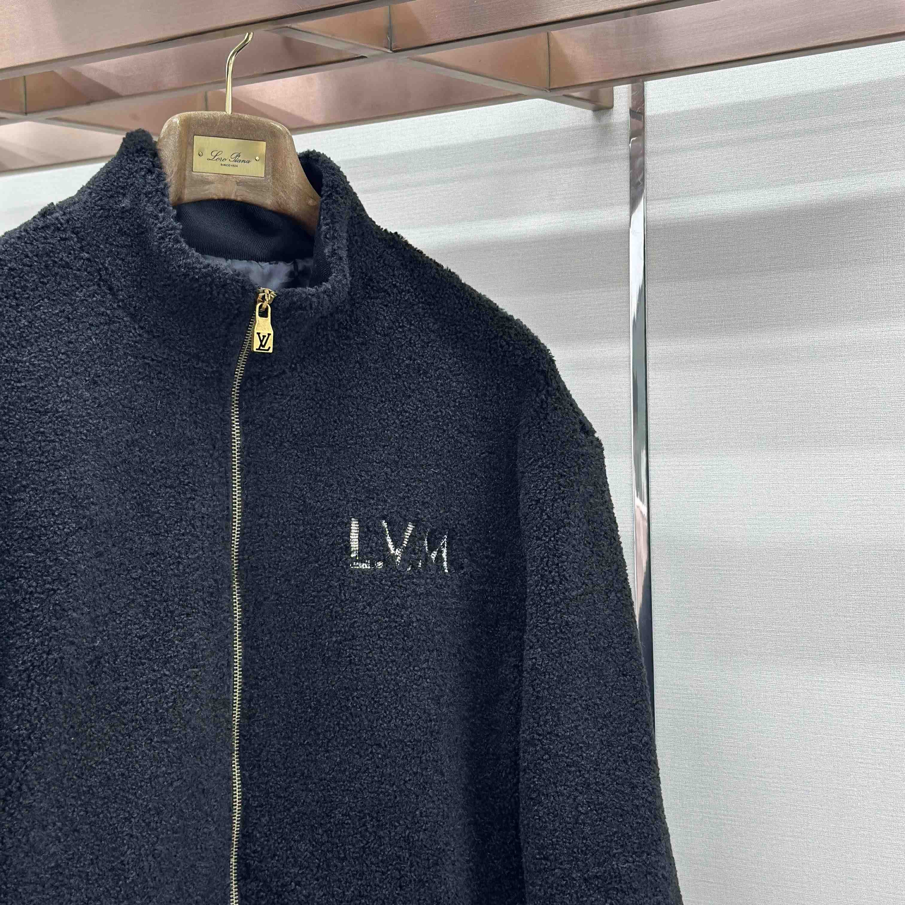 Louis Vuitton Zippered Fleece Blouson    1AJTU2 - DesignerGu