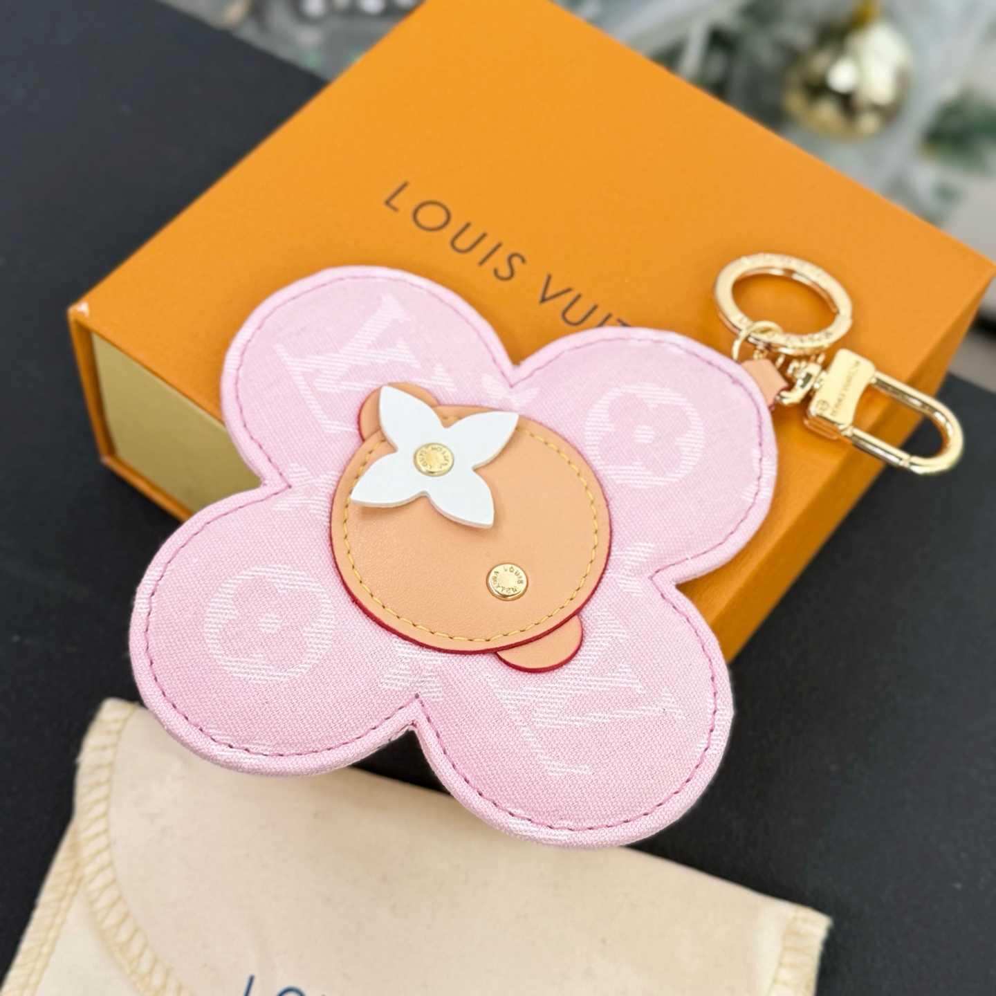 Louis Vuitton LV x TM Vivienne Head Bag Charm   M03823 - DesignerGu