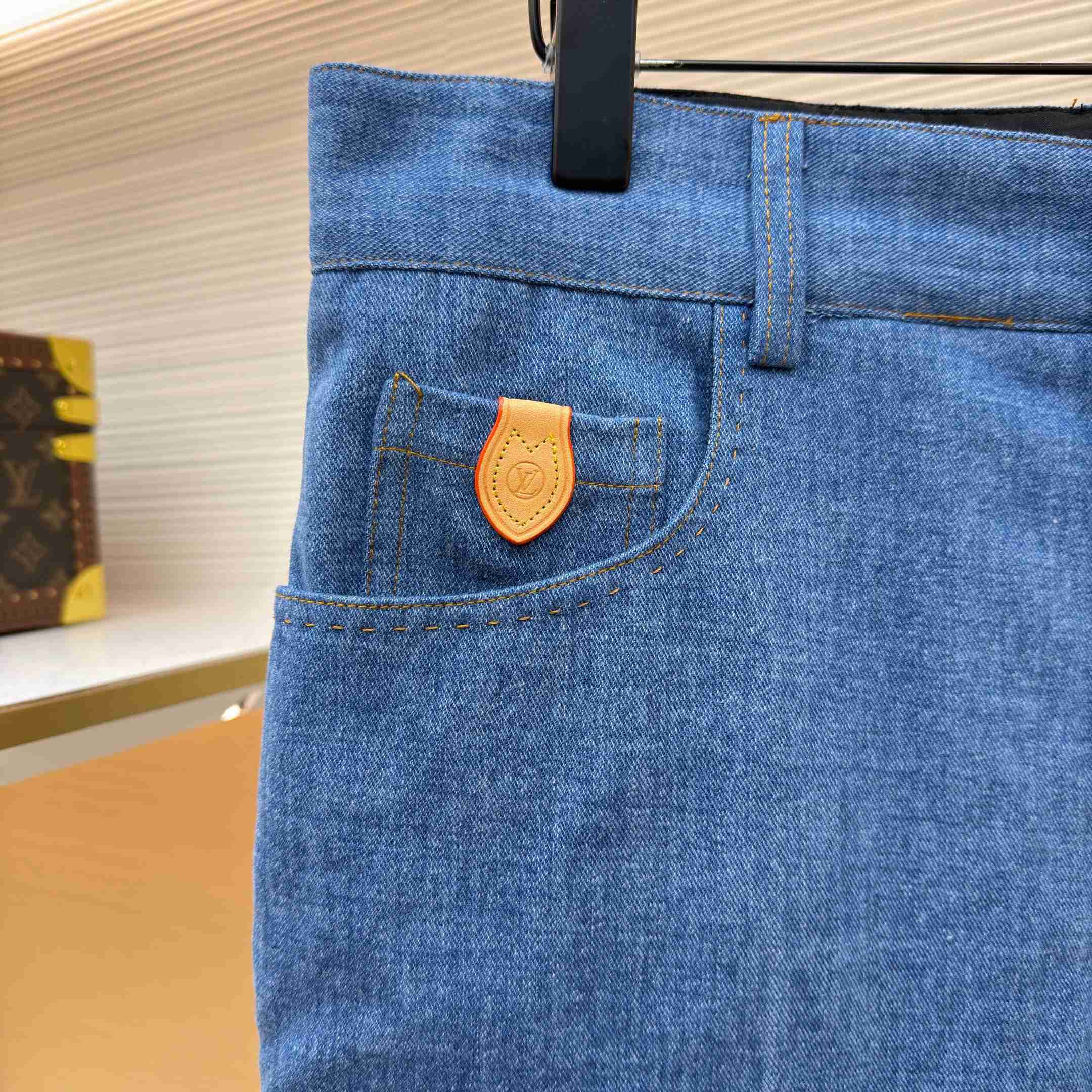 Louis Vuitton Silk Blend Denim Pants 1AJSK5 - DesignerGu