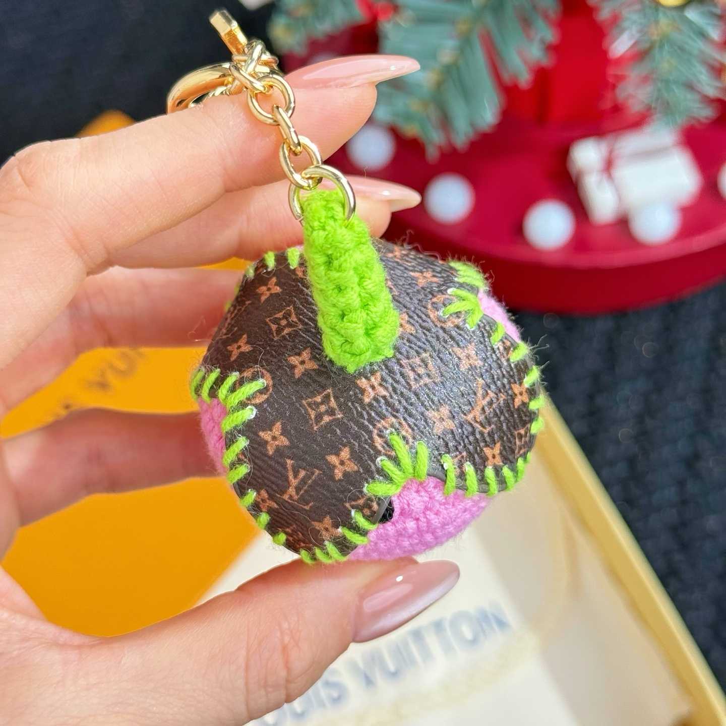 Louis Vuitton Berrylicious Crochet Bag Charm   M02583 - DesignerGu