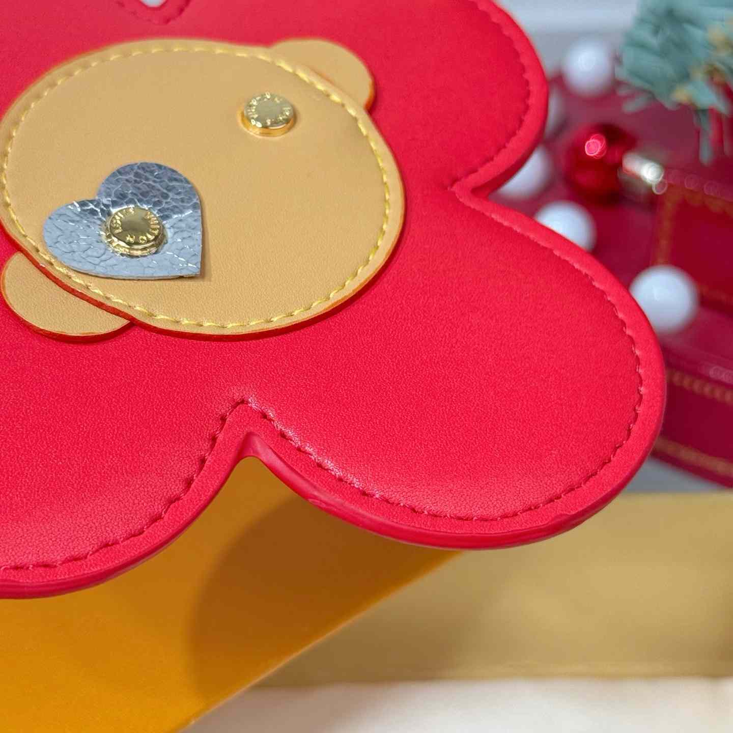 Louis Vuitton 57th Street NYC Vivienne I LV NY Bag Charm   M03661 - DesignerGu