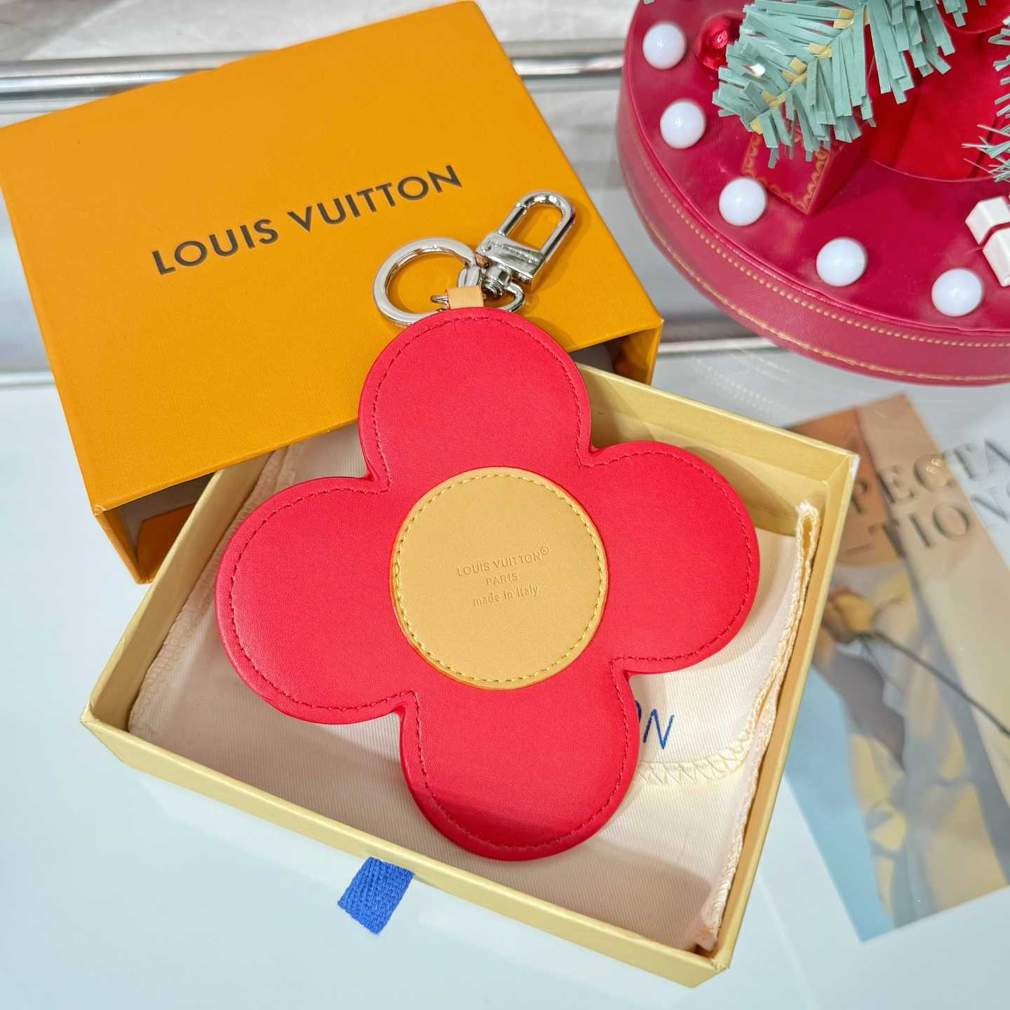 Louis Vuitton 57th Street NYC Vivienne I LV NY Bag Charm   M03661 - DesignerGu