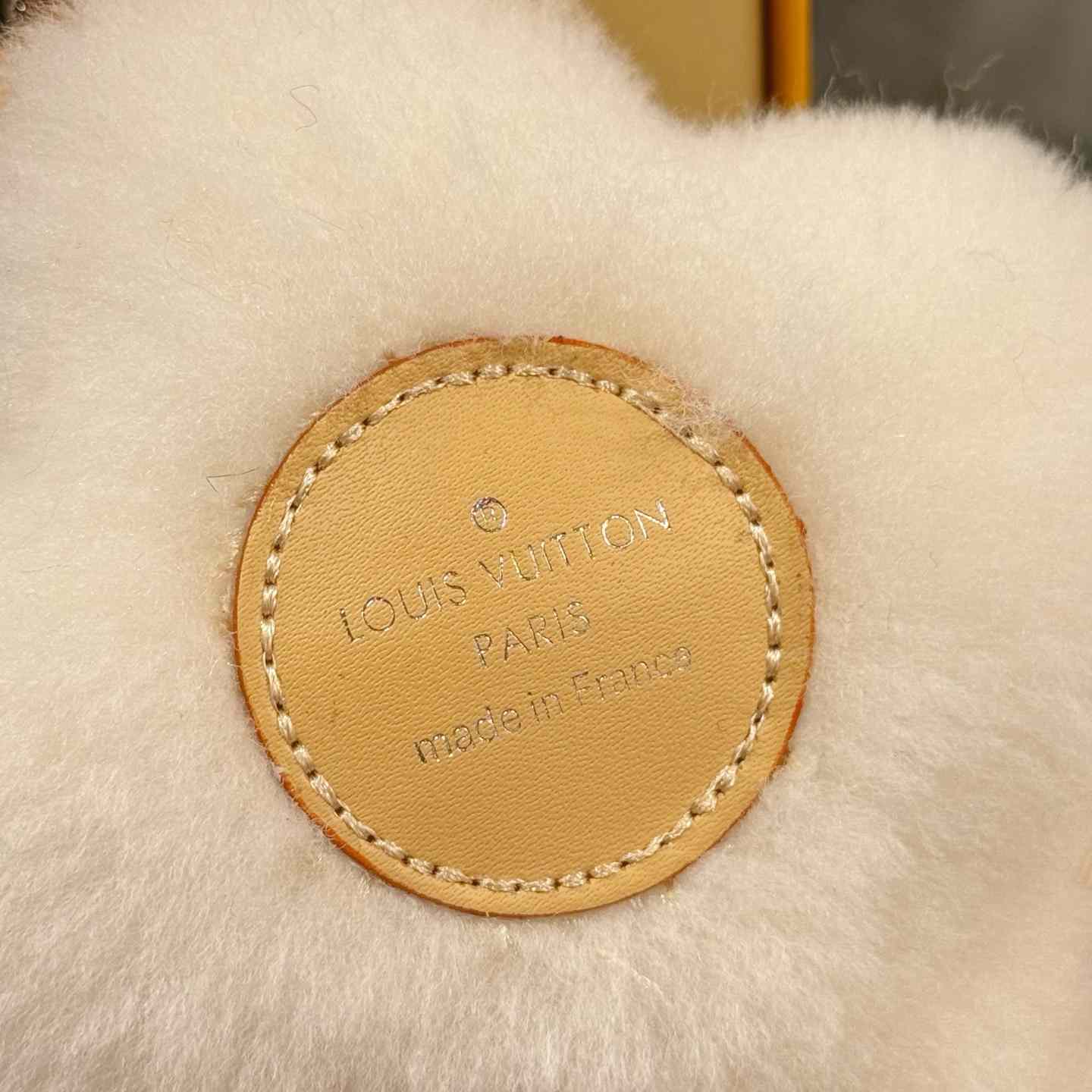 Louis Vuitton Vivienne Shearling Bag Charm  M03455 - DesignerGu