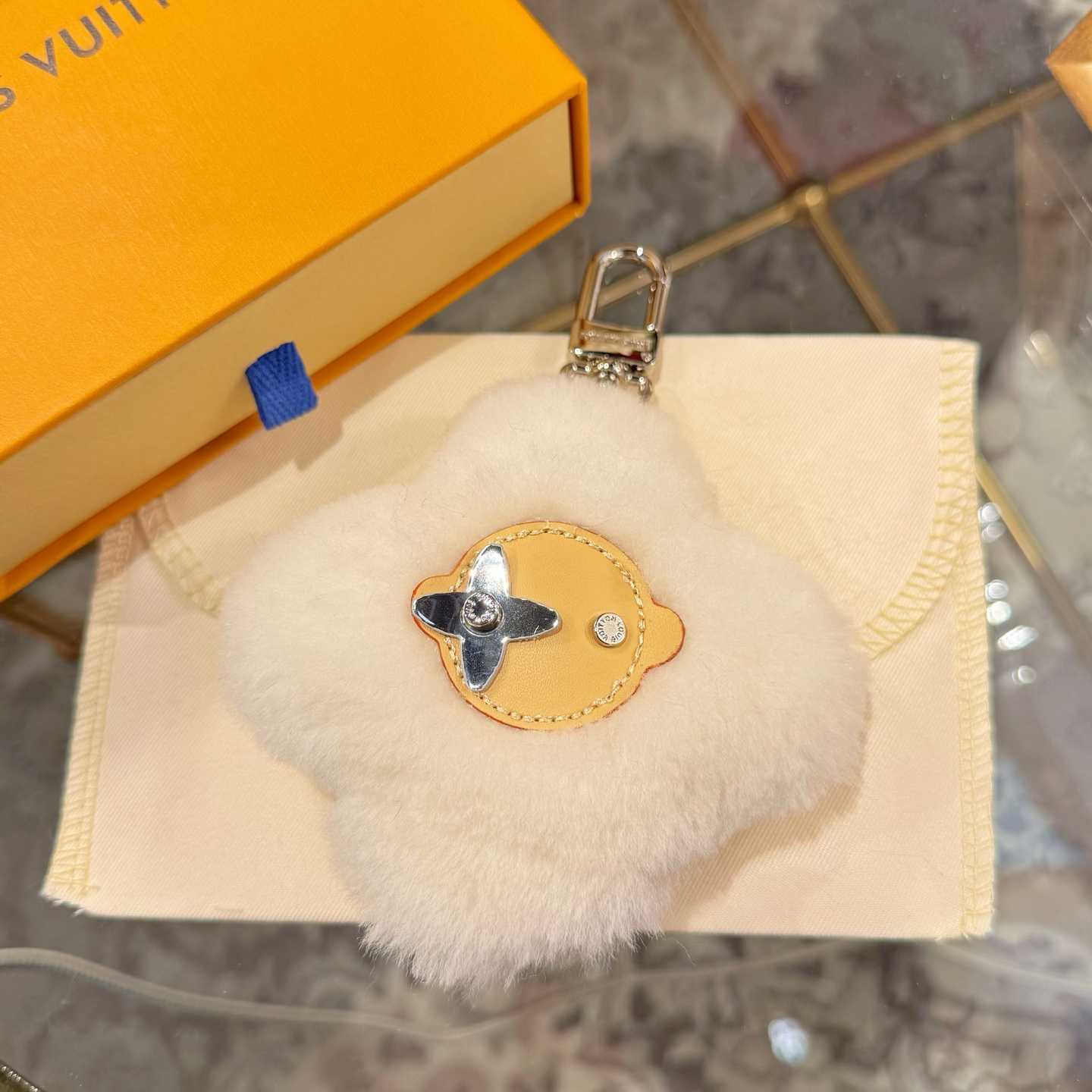 Louis Vuitton Vivienne Shearling Bag Charm  M03455 - DesignerGu