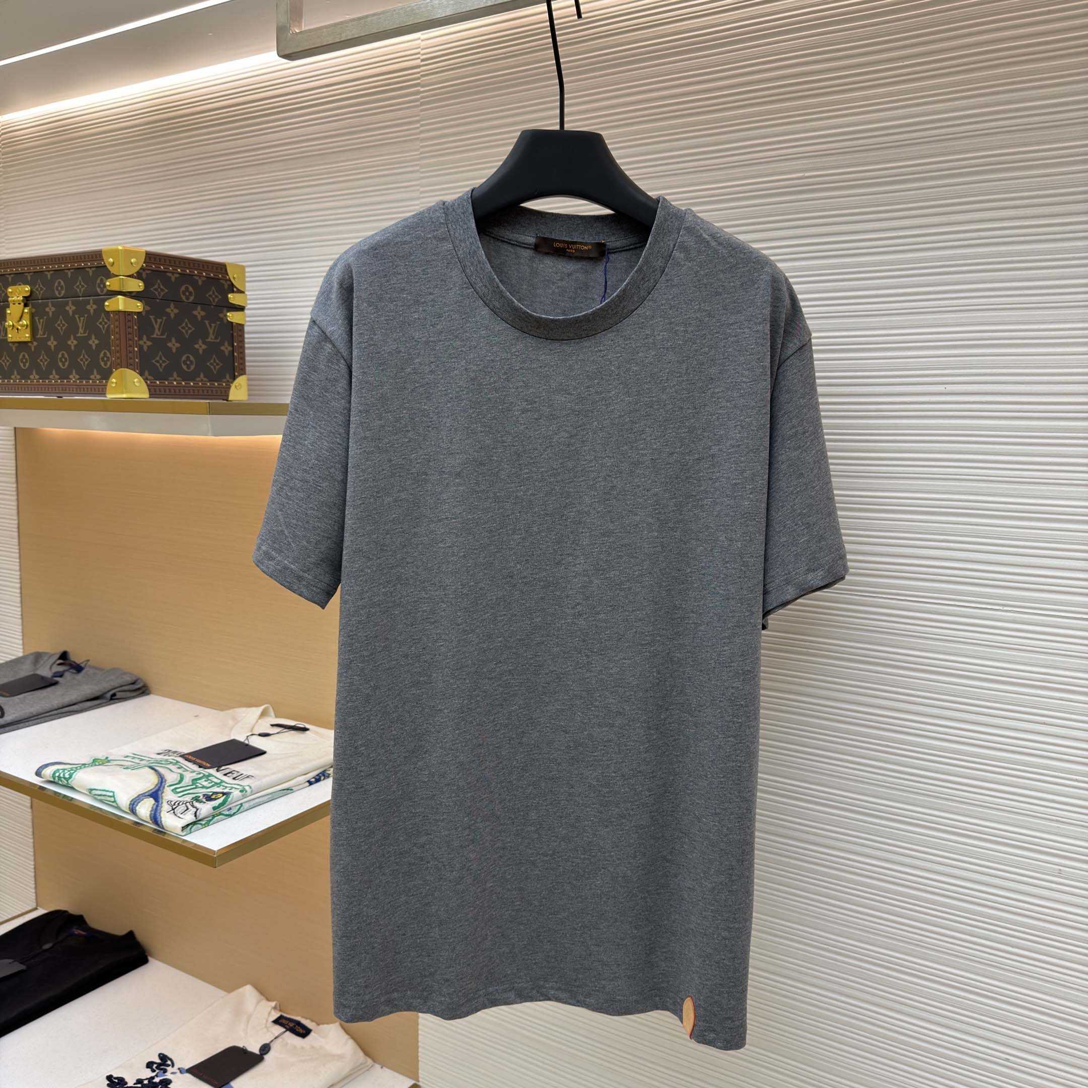 Louis Vuitton Cotton-Silk Short-Sleeved T-Shirt   1AJSIM - DesignerGu