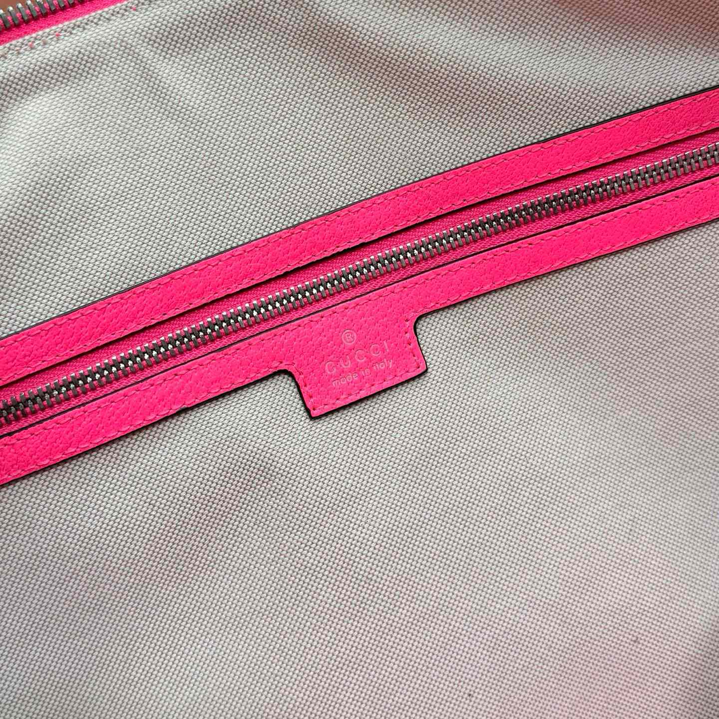 Gucci GG Medium Duffle Bag 834460 - DesignerGu