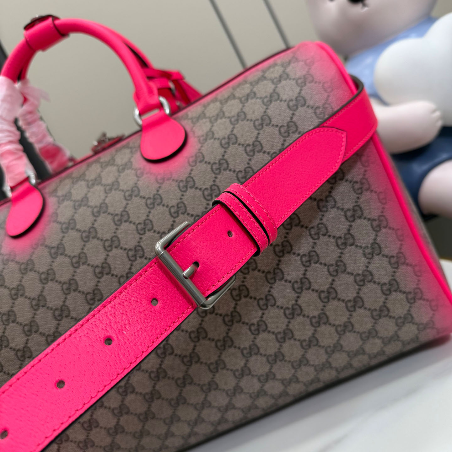 Gucci GG Medium Duffle Bag 834460 - DesignerGu