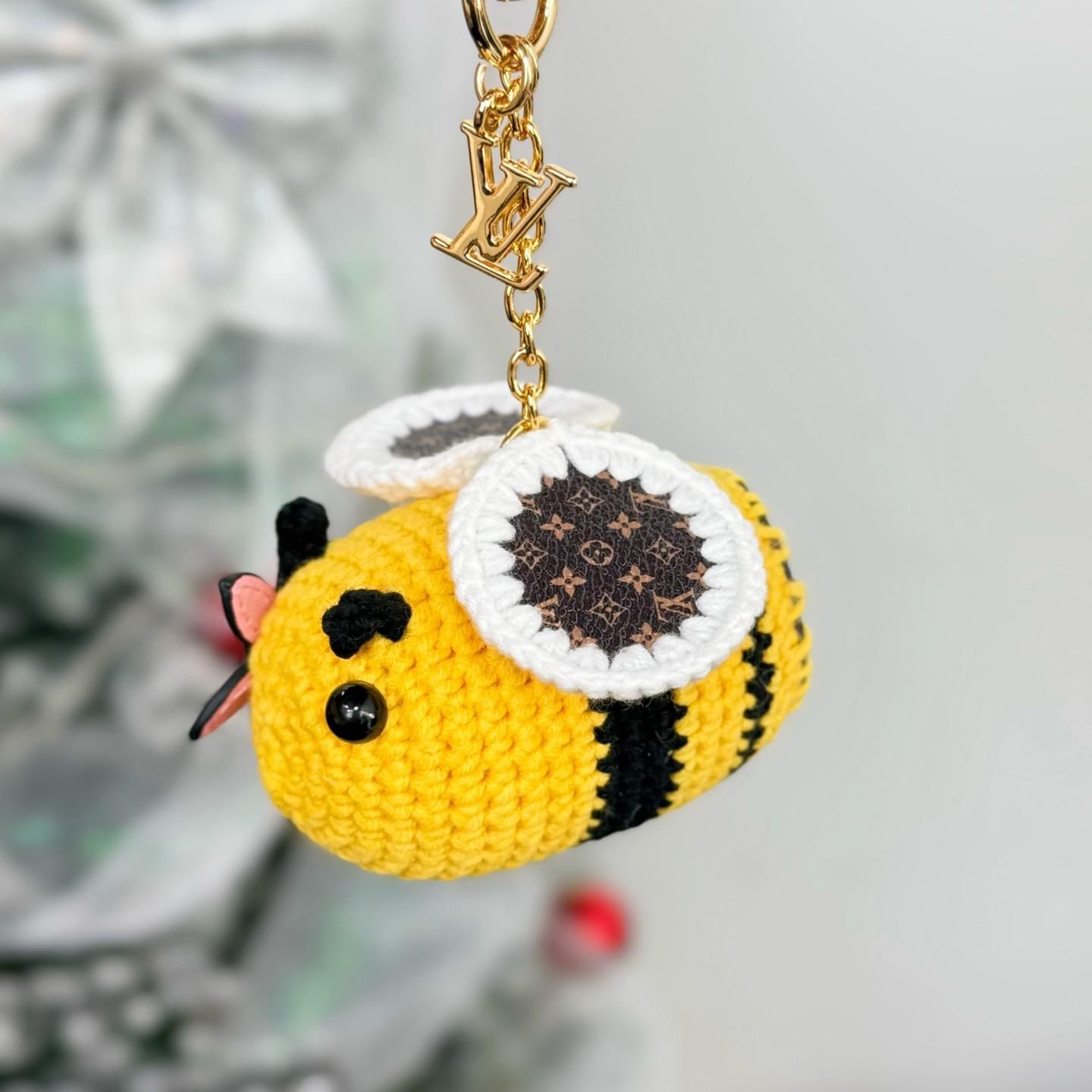Louis Vuitton Bee LV Crochet Bag Charm   M02585 - DesignerGu