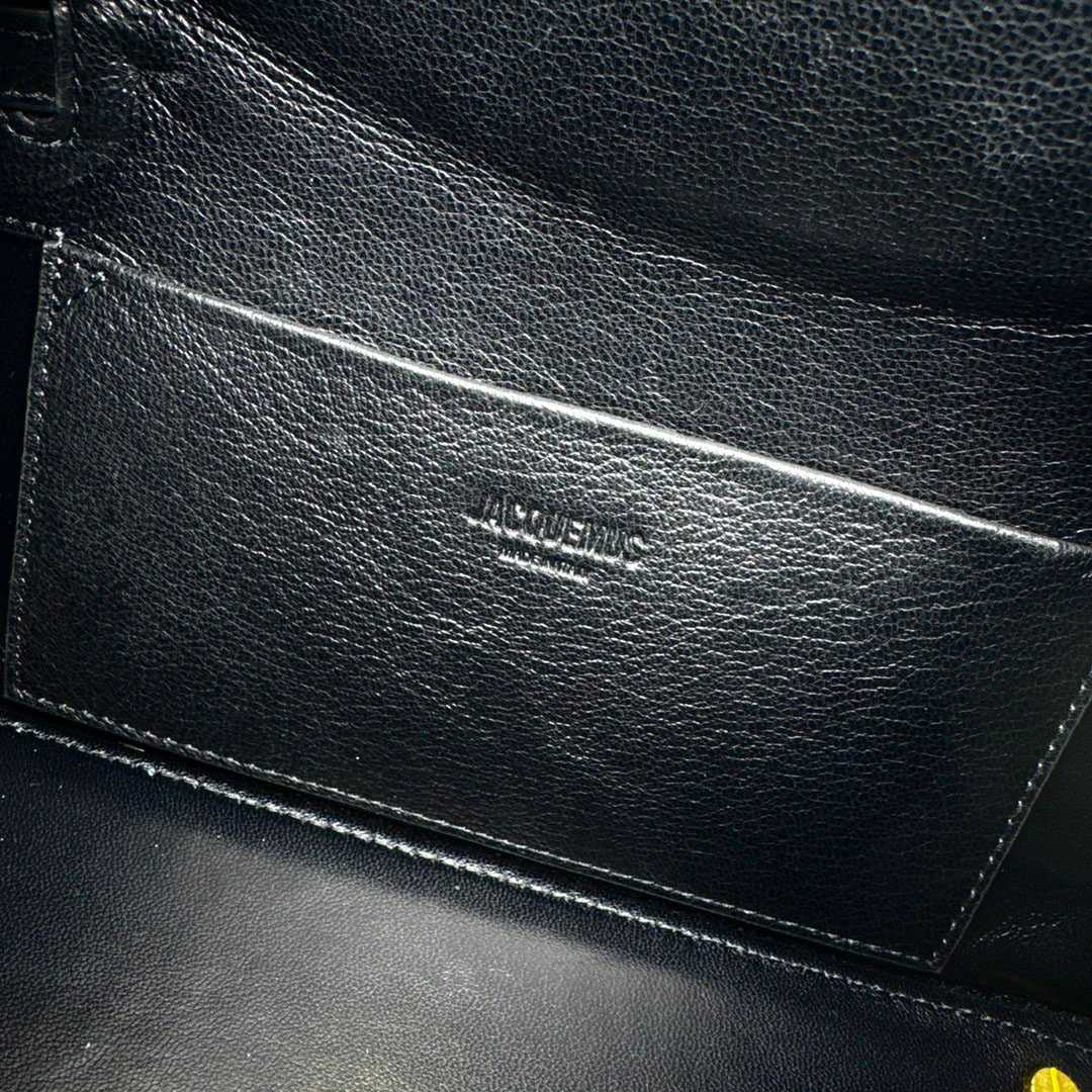 Jacquemus Small Valerie Bag - DesignerGu