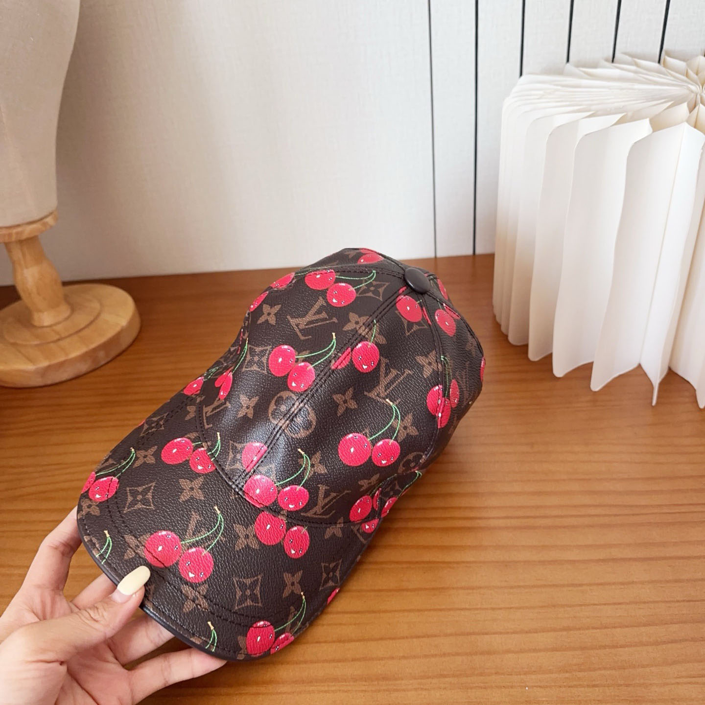 Louis Vuitton Cap - DesignerGu