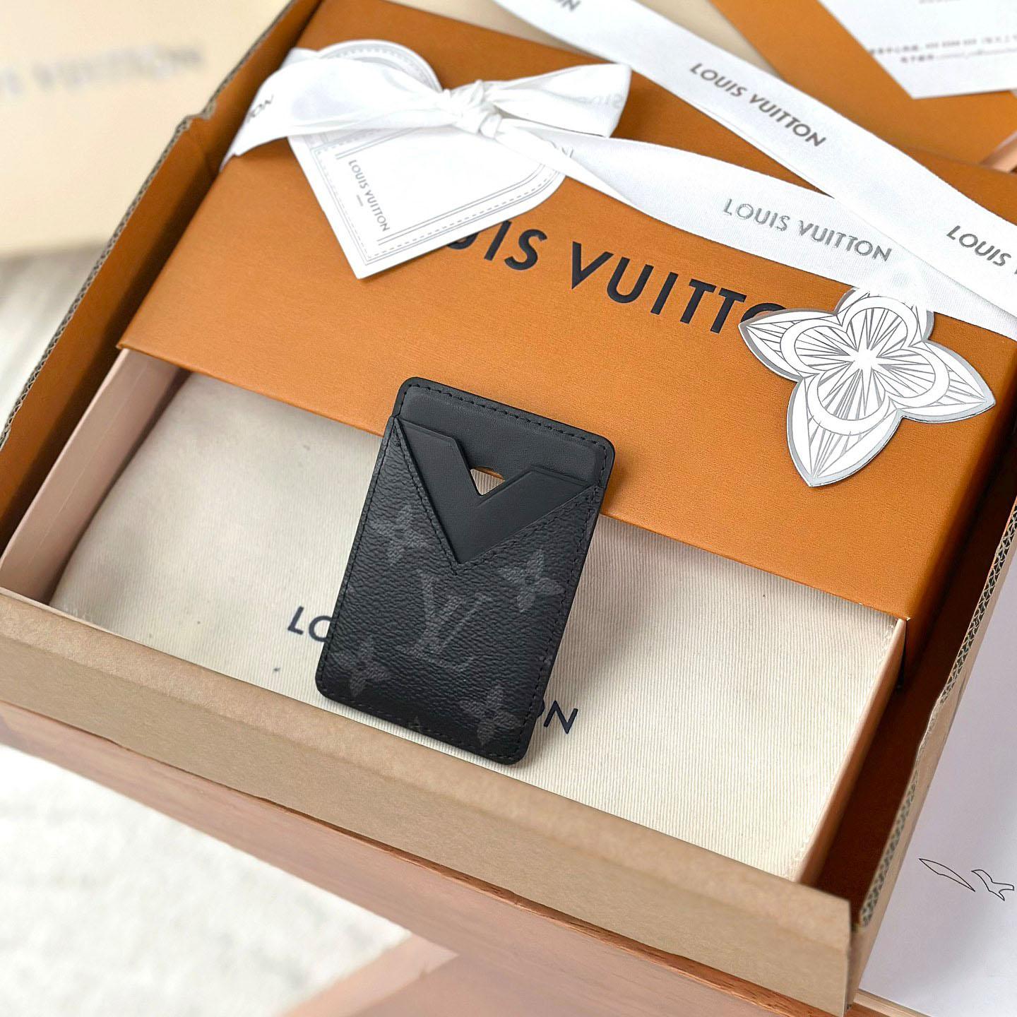 Louis Vuitton Magnetic Card Holder M12602 - DesignerGu