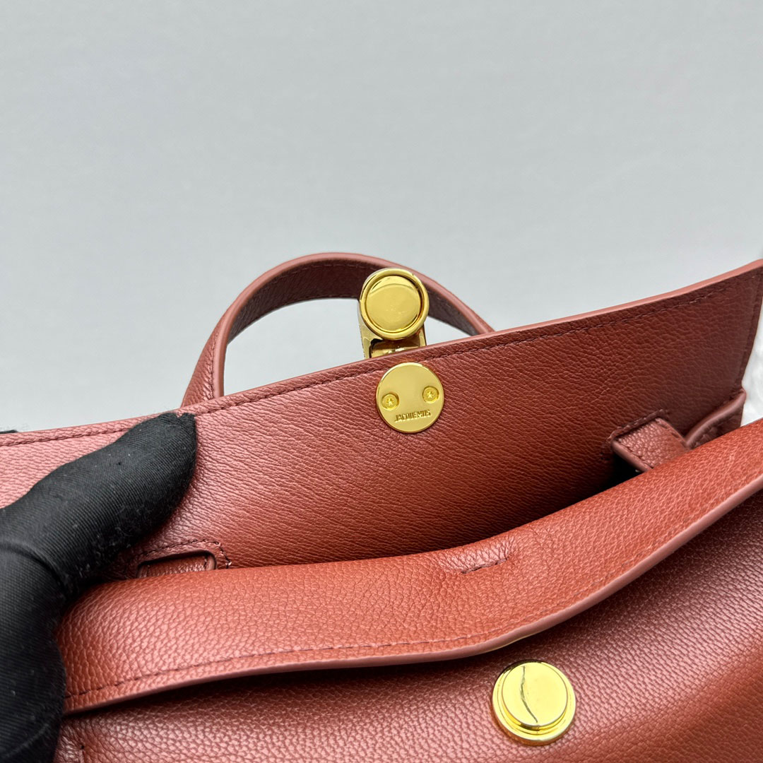 Jacquemus Small Valerie Bag - DesignerGu