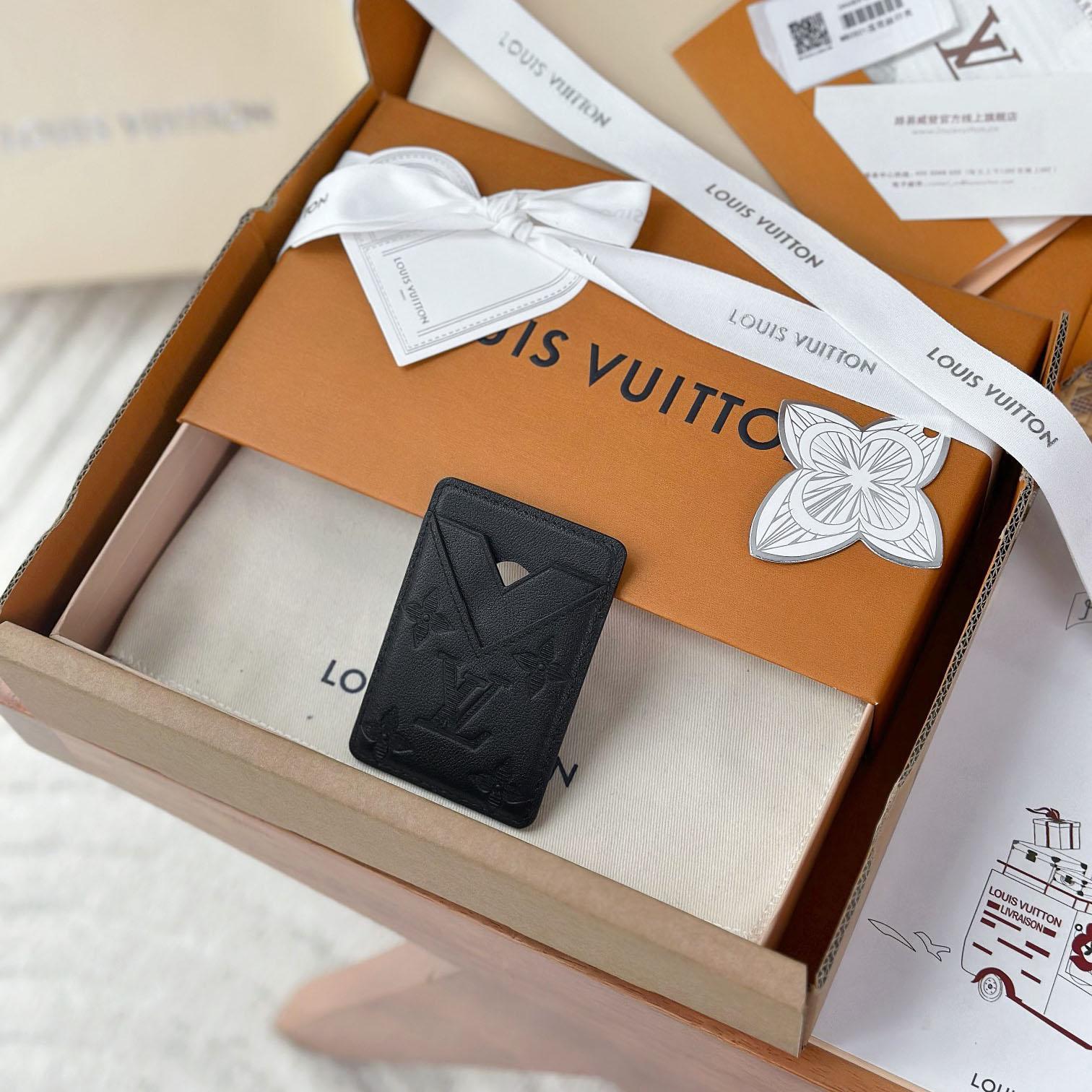 Louis Vuitton Magnetic Card Holder M26738 - DesignerGu