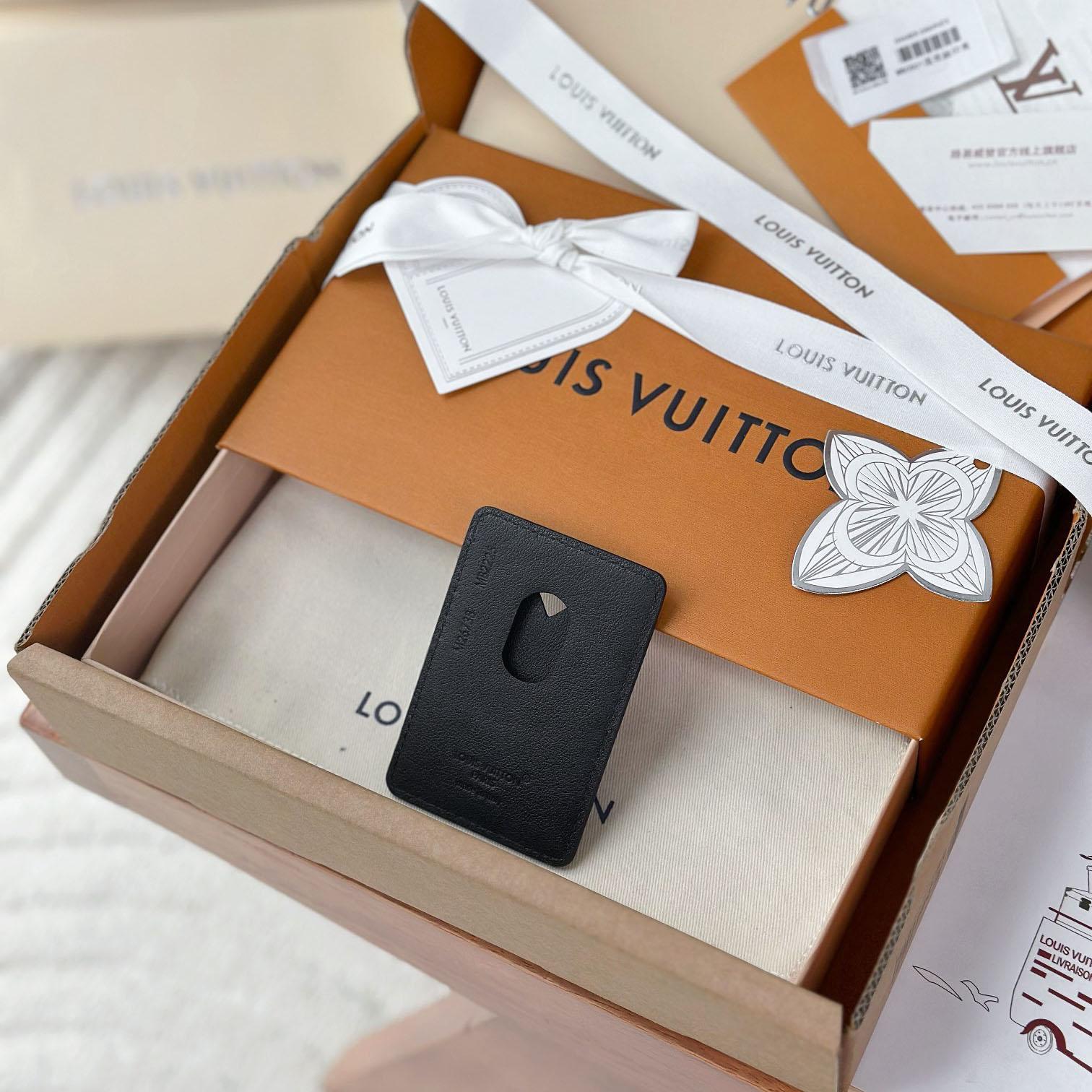 Louis Vuitton Magnetic Card Holder M26738 - DesignerGu