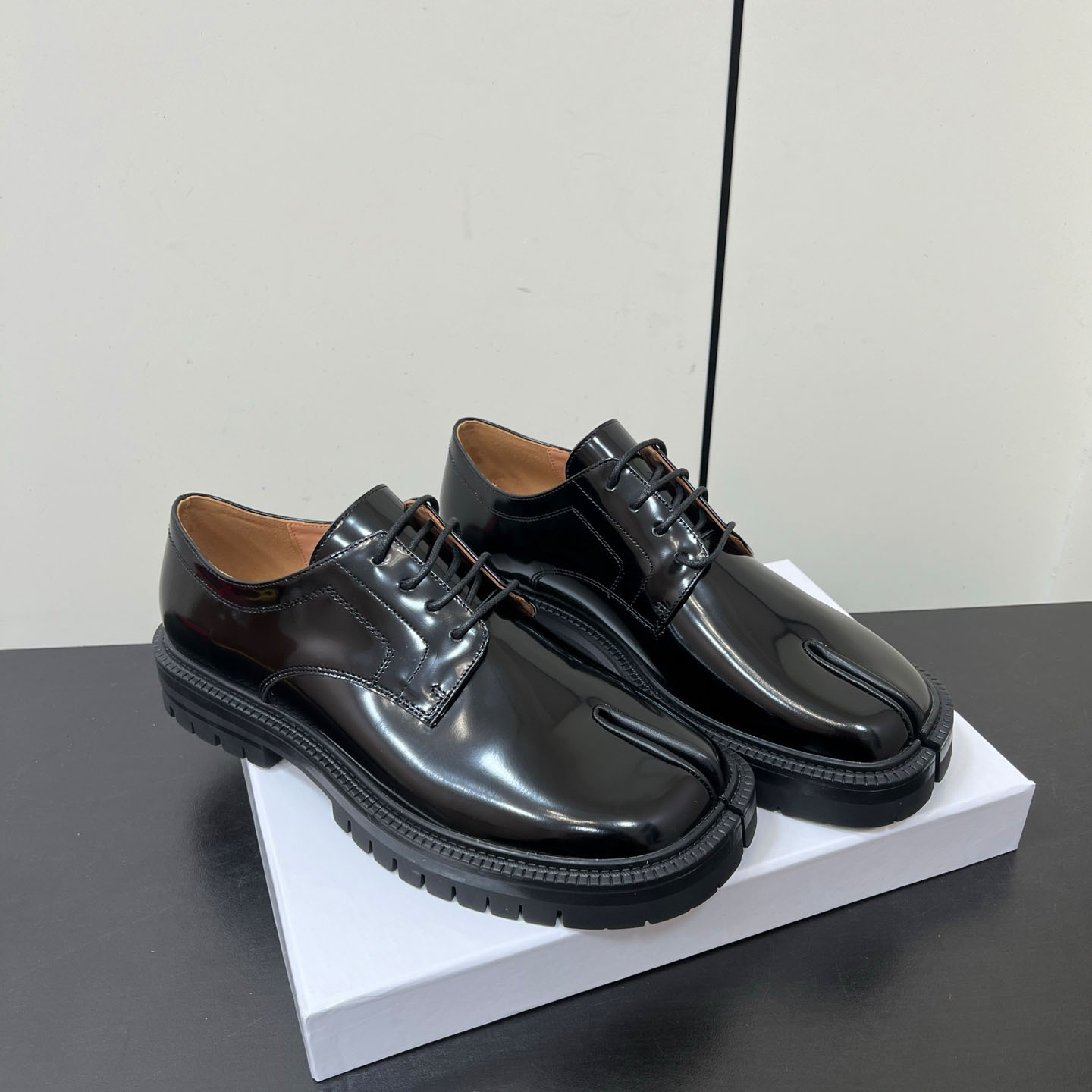 Maison Margiela Tabi Lace-Ups - DesignerGu