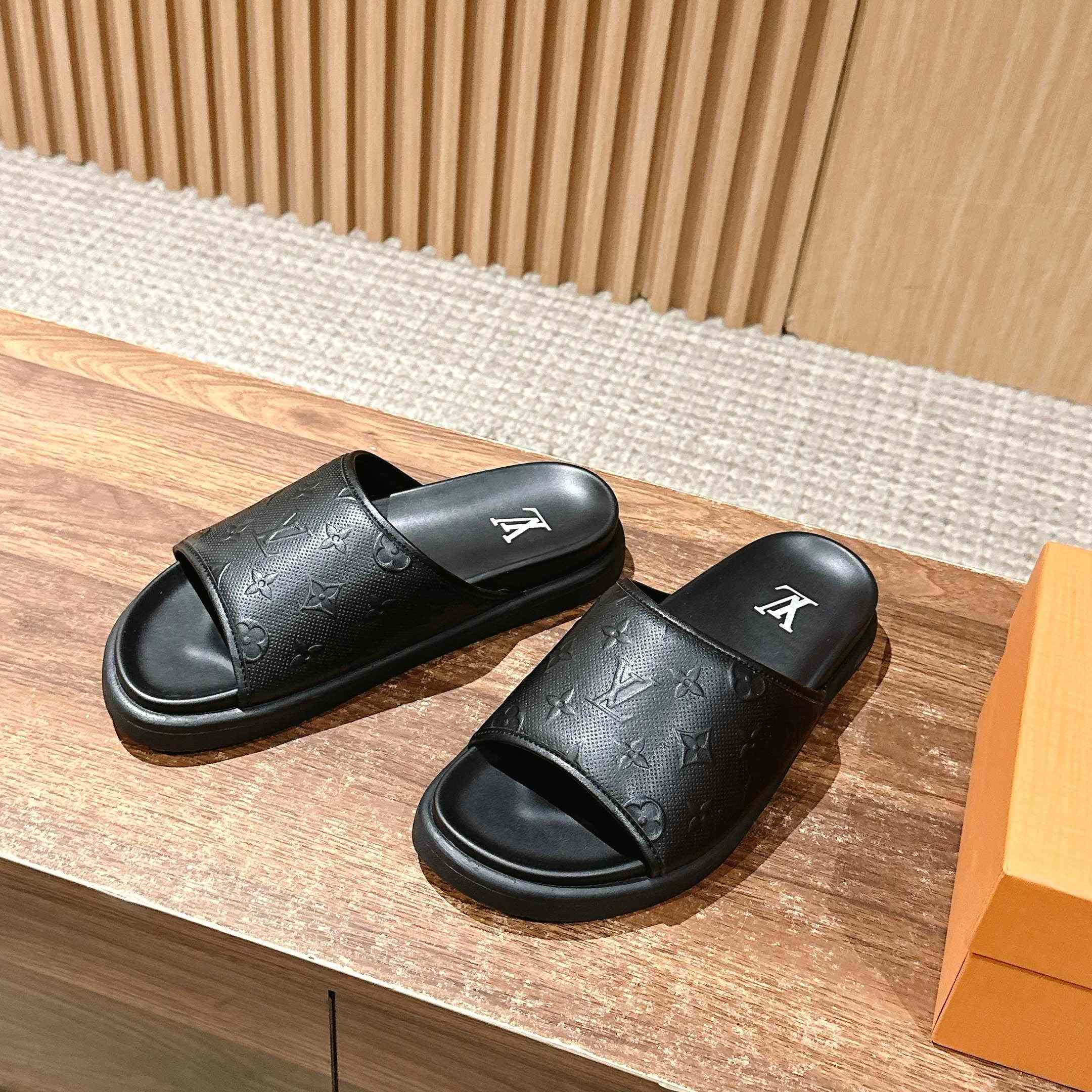 Louis Vuitton Miami Mule   1AHSNQ - DesignerGu