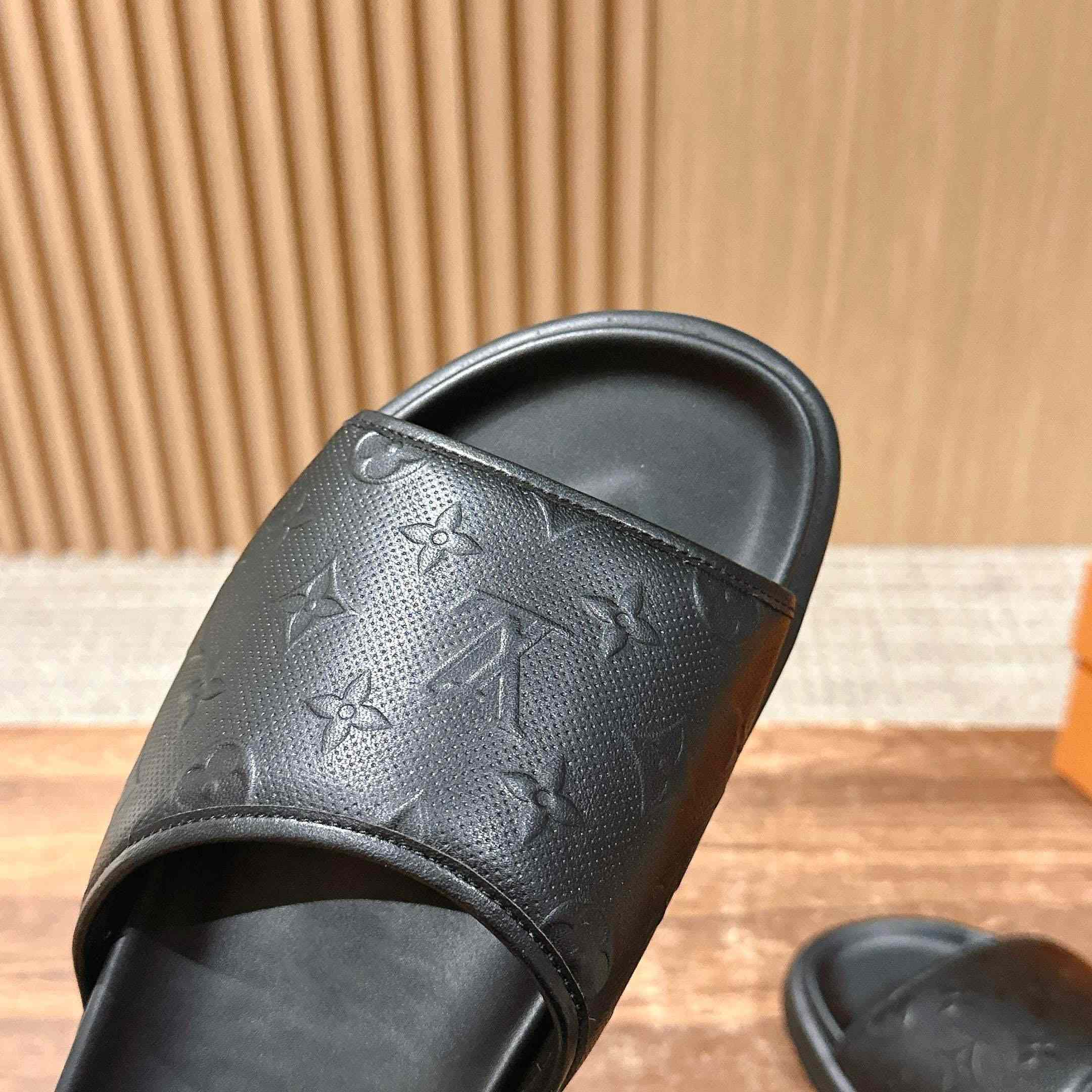 Louis Vuitton Miami Mule   1AHSNQ - DesignerGu