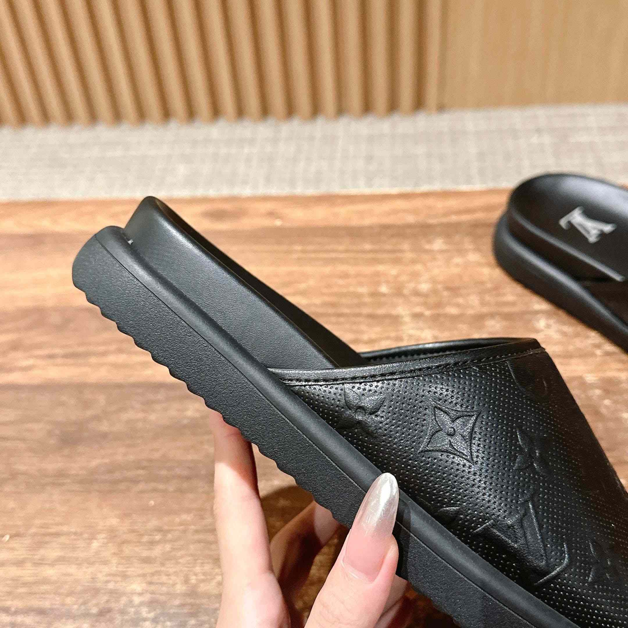 Louis Vuitton Miami Mule   1AHSNQ - DesignerGu
