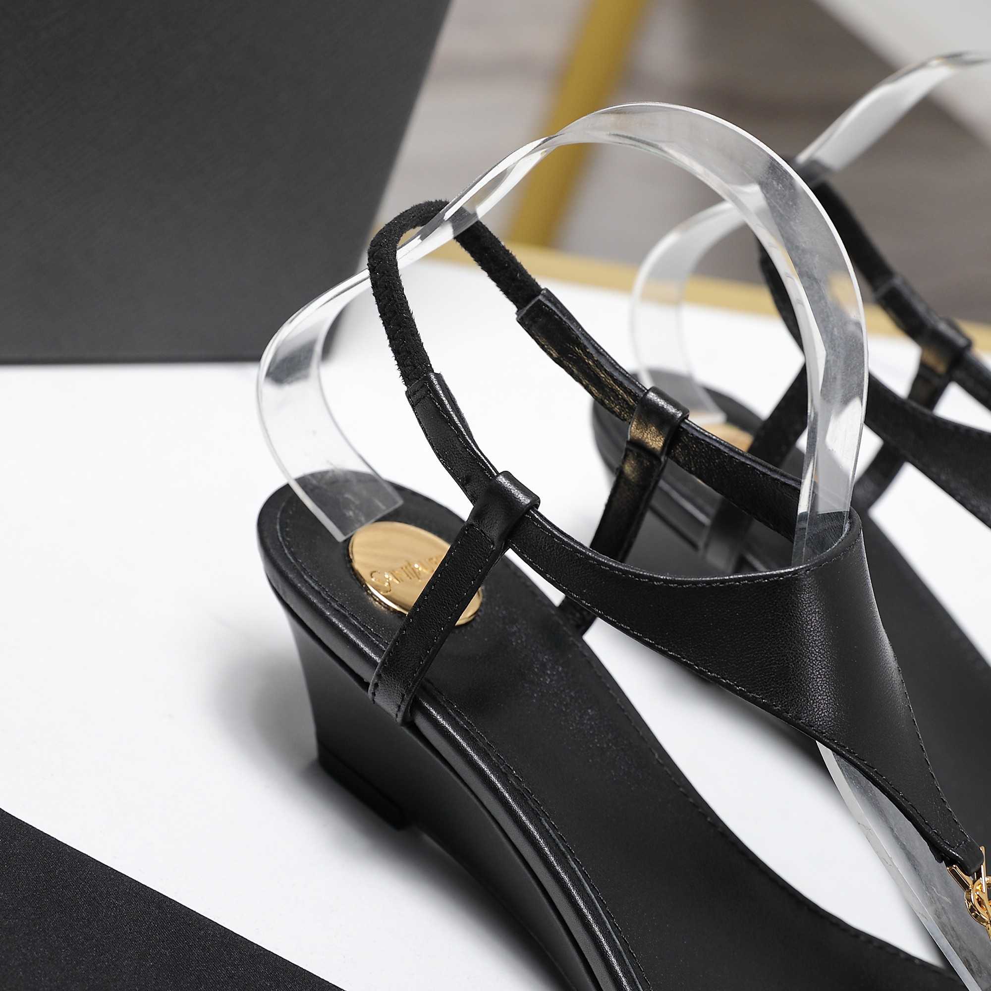 Saint Laurent Leather Sandals - DesignerGu