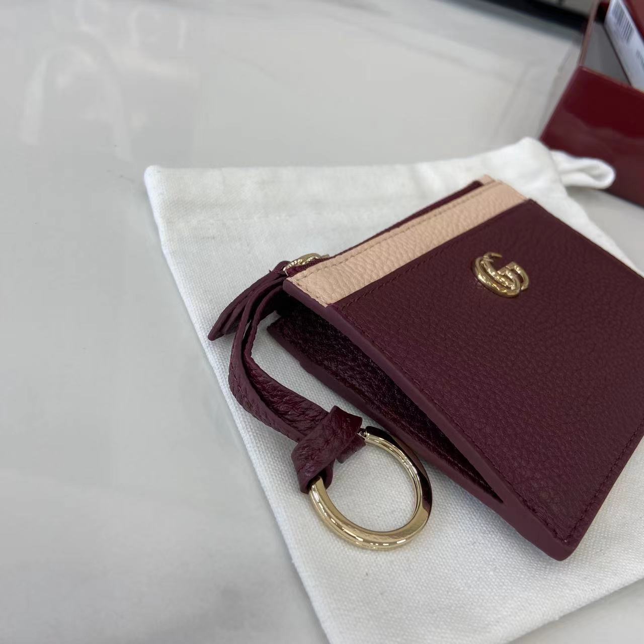 Gucci Bi-color GG Marmont Zip Key Pouch - DesignerGu