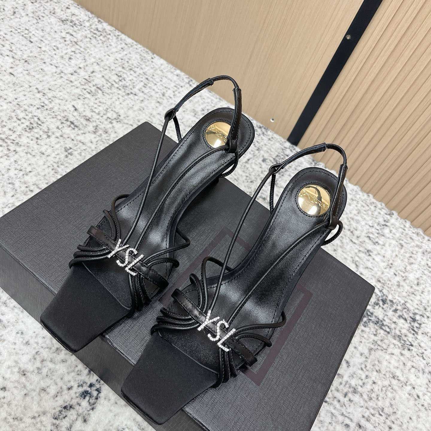Saint Laurent JERRY Sandals In Smooth Leather - DesignerGu