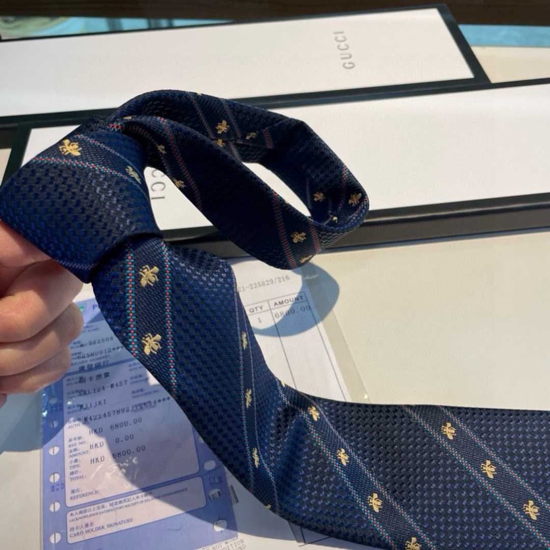 Gucci Bee and Web Silk Jacquard Tie - DesignerGu