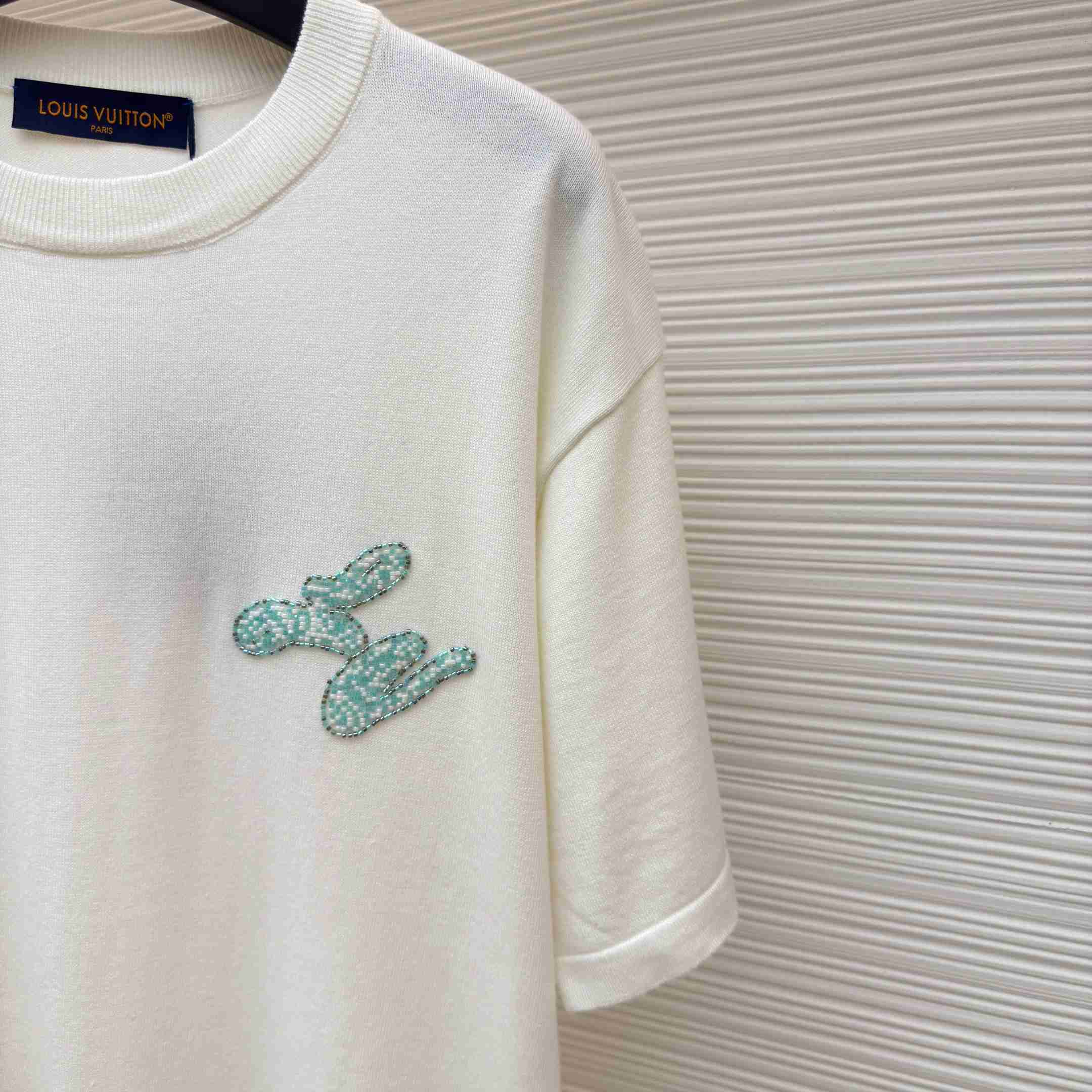 Louis Vuitton Embellished Short-Sleeved Crewneck 1AHVO9 - DesignerGu