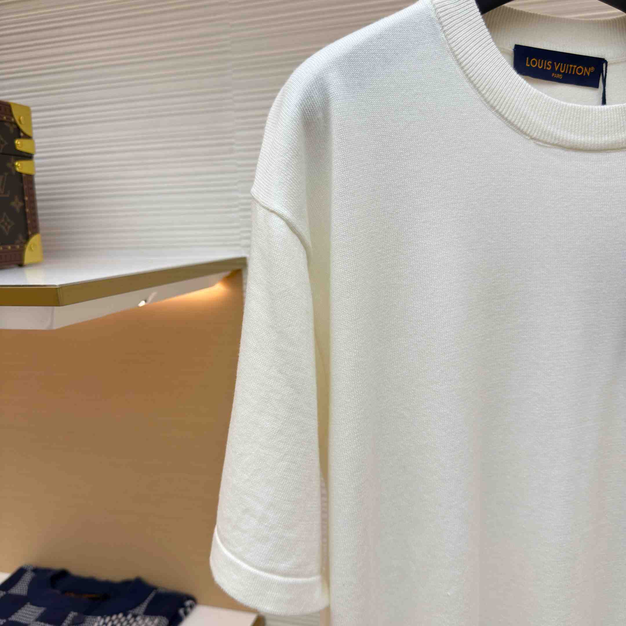 Louis Vuitton Embellished Short-Sleeved Crewneck 1AHVO9 - DesignerGu