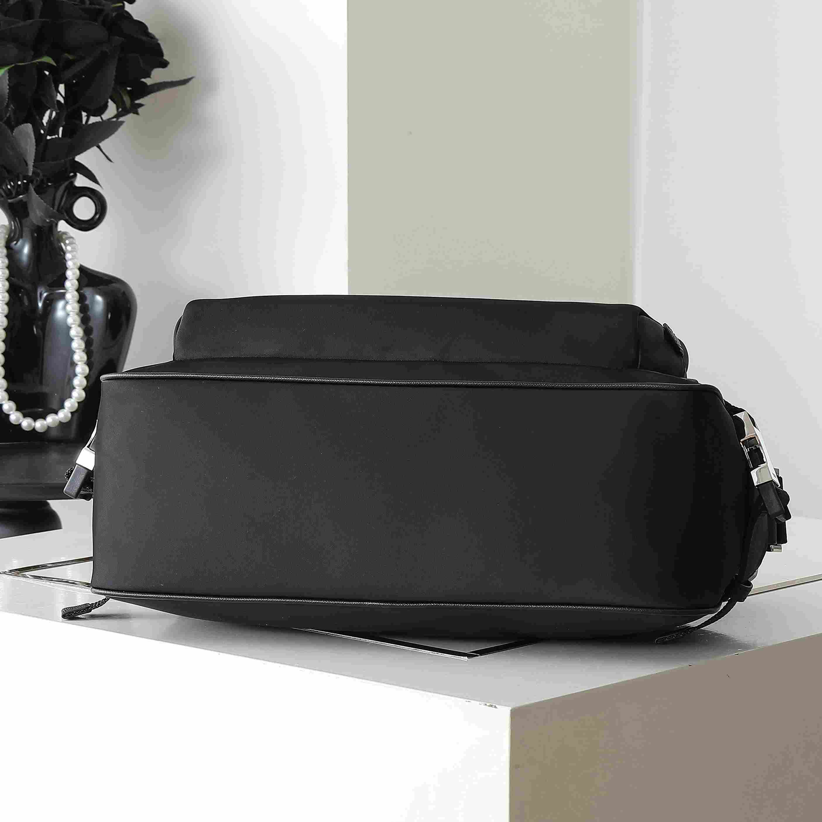 Prada Large Re-Nylon And Saffiano leather shoulder bag - DesignerGu