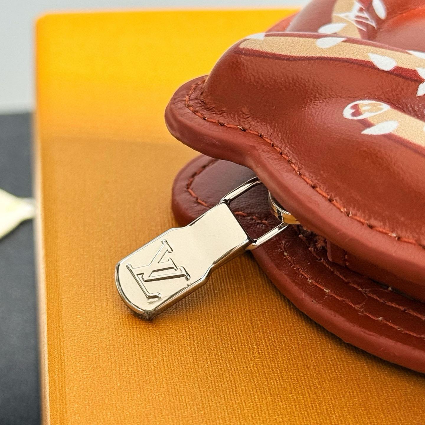 Louis Vuitton LV Bretzel Bag Charm M03295 - DesignerGu