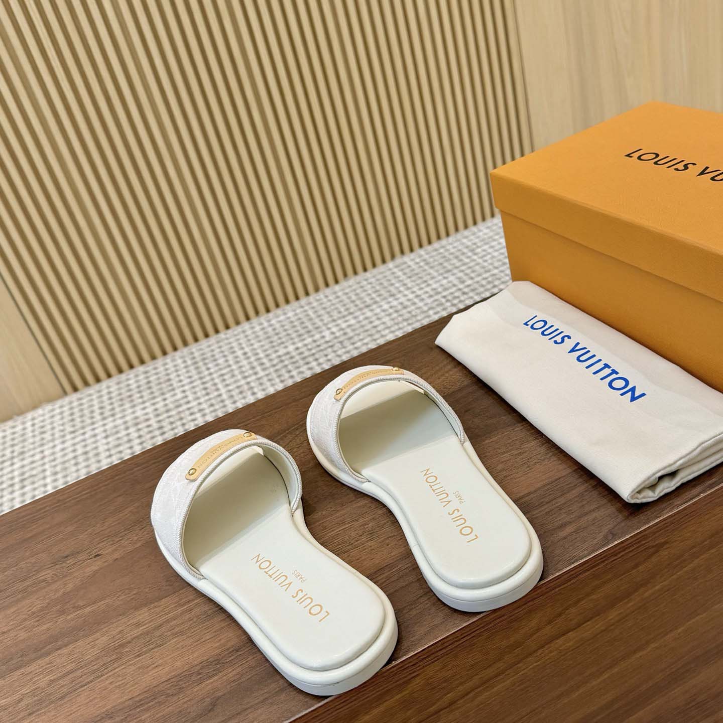 Louis Vuitton Lily Flat Mule   1AJPML - DesignerGu